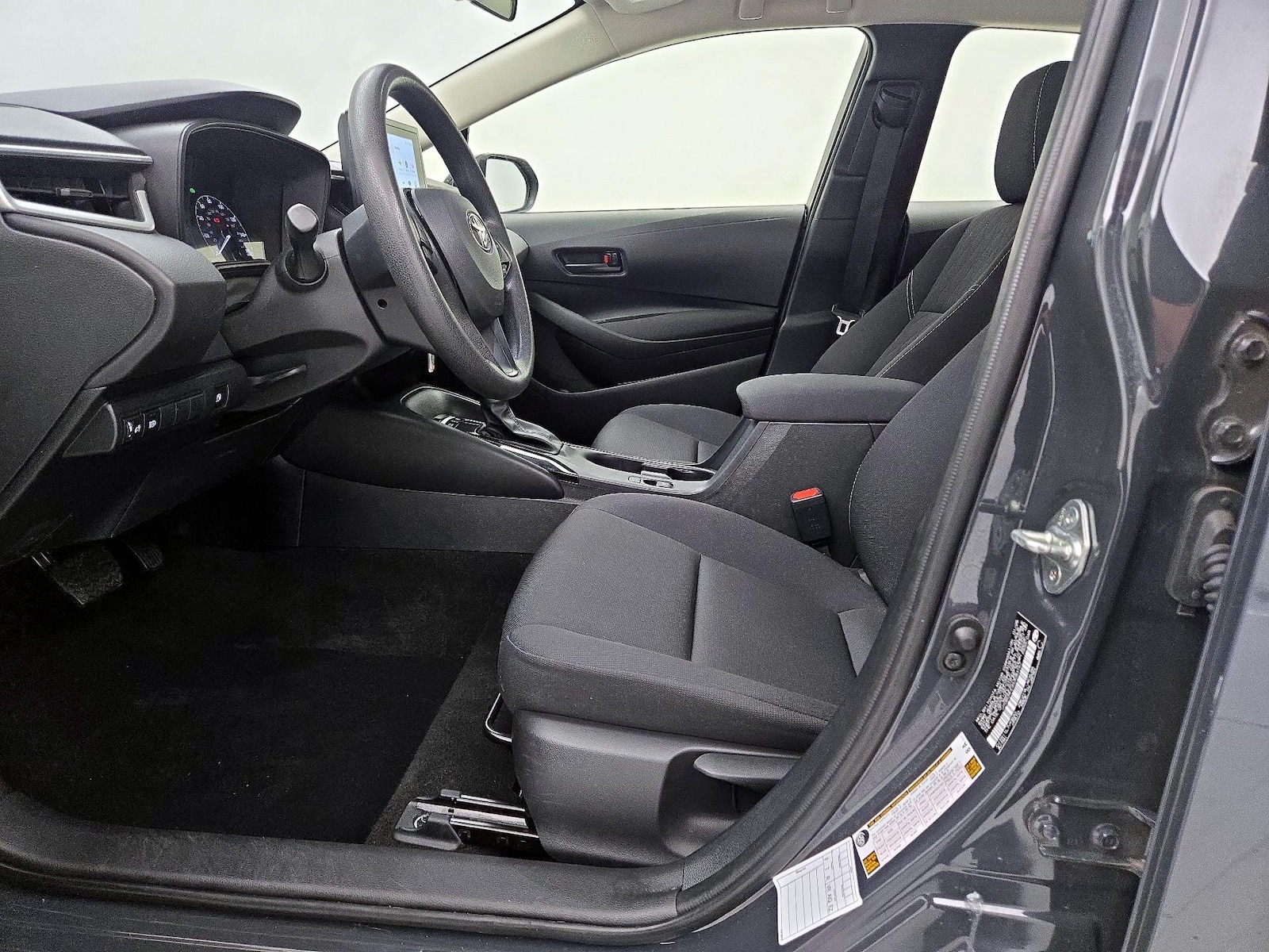 2025 Toyota Corolla LE - Photo 12