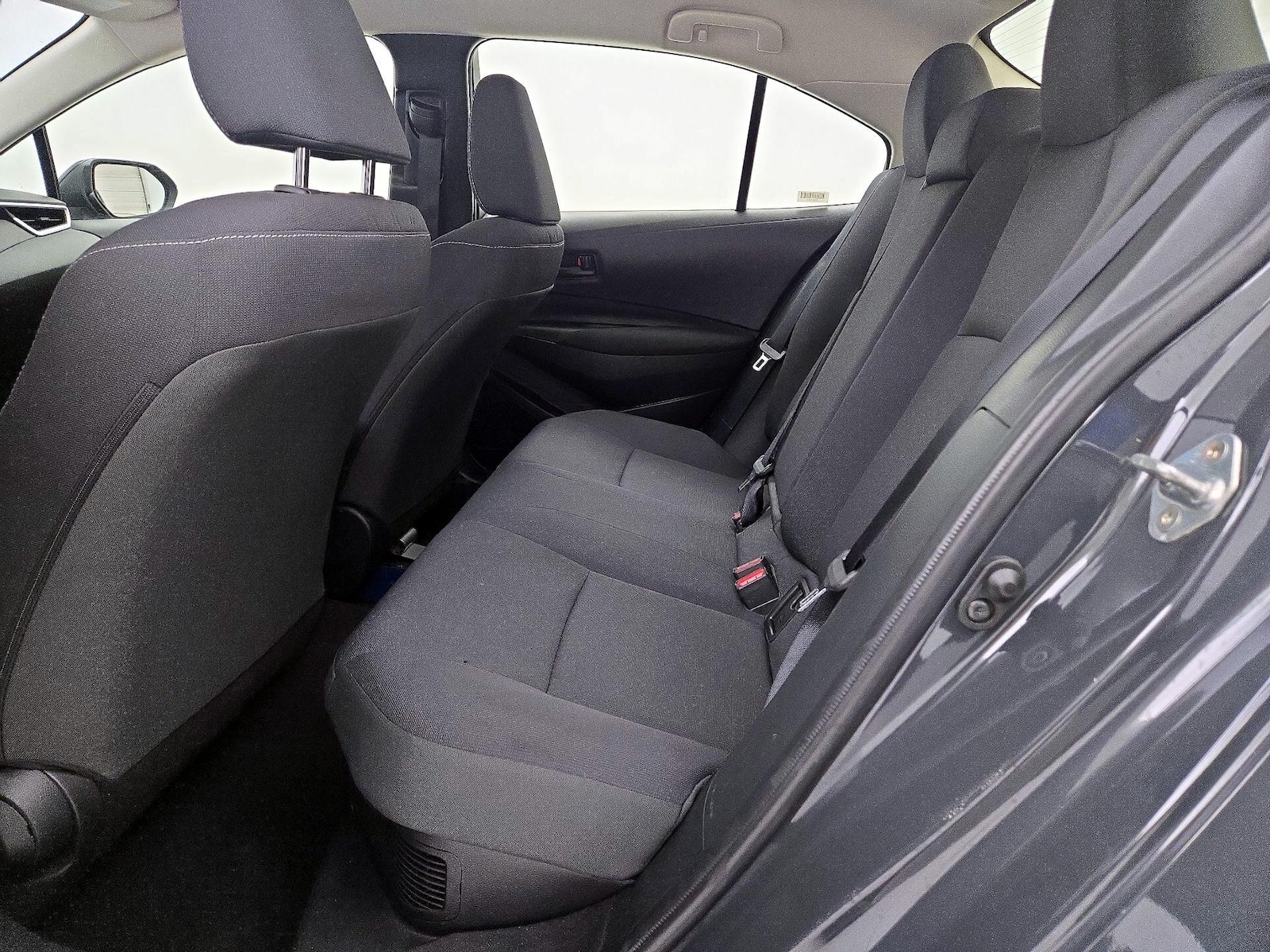 2025 Toyota Corolla LE - Photo 19