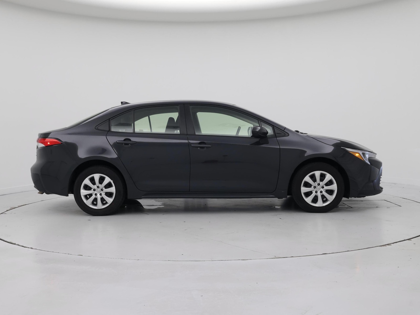 2025 Toyota Corolla LE - Photo 8
