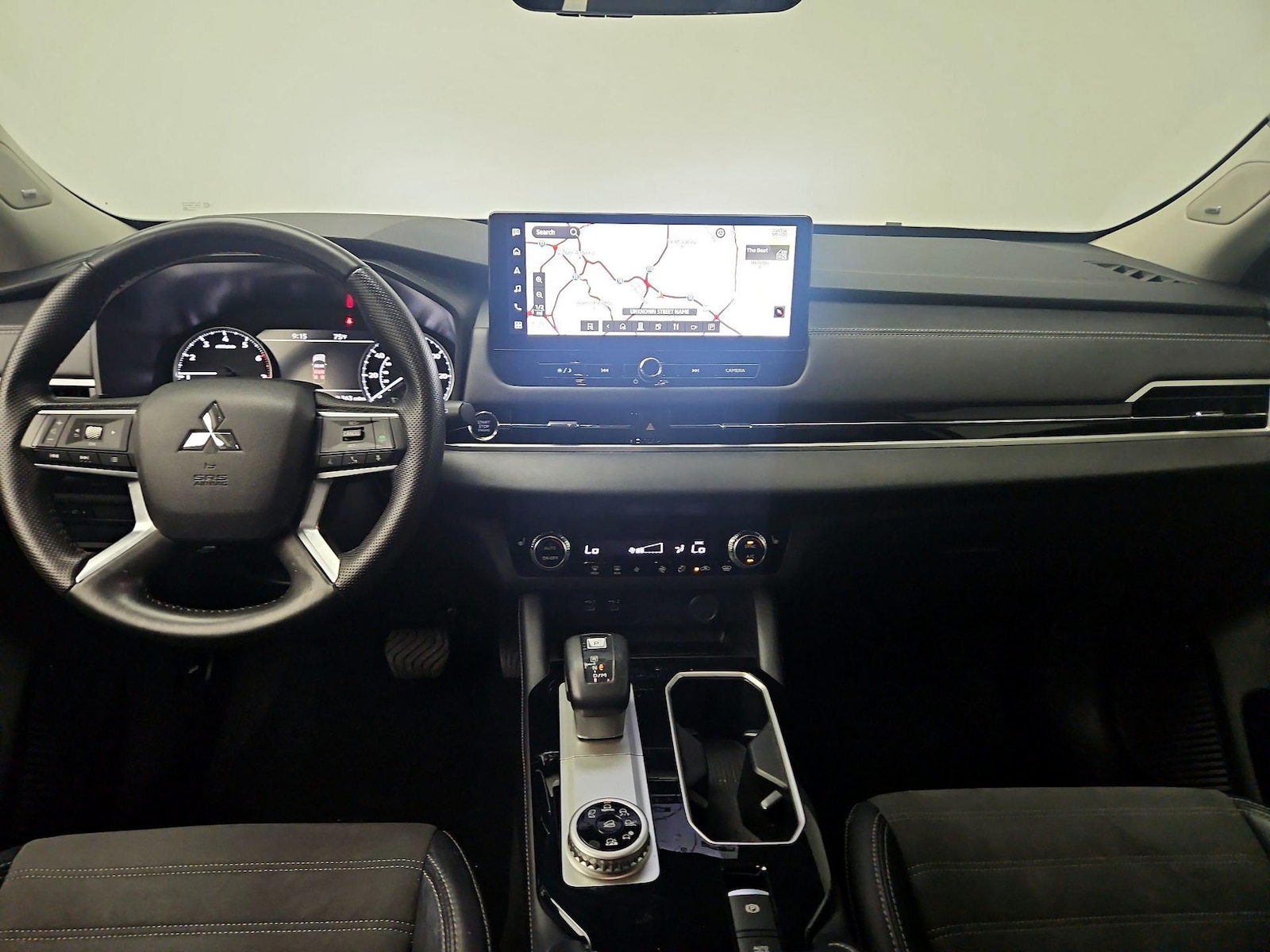 2025 Mitsubishi Outlander SE - Photo 10