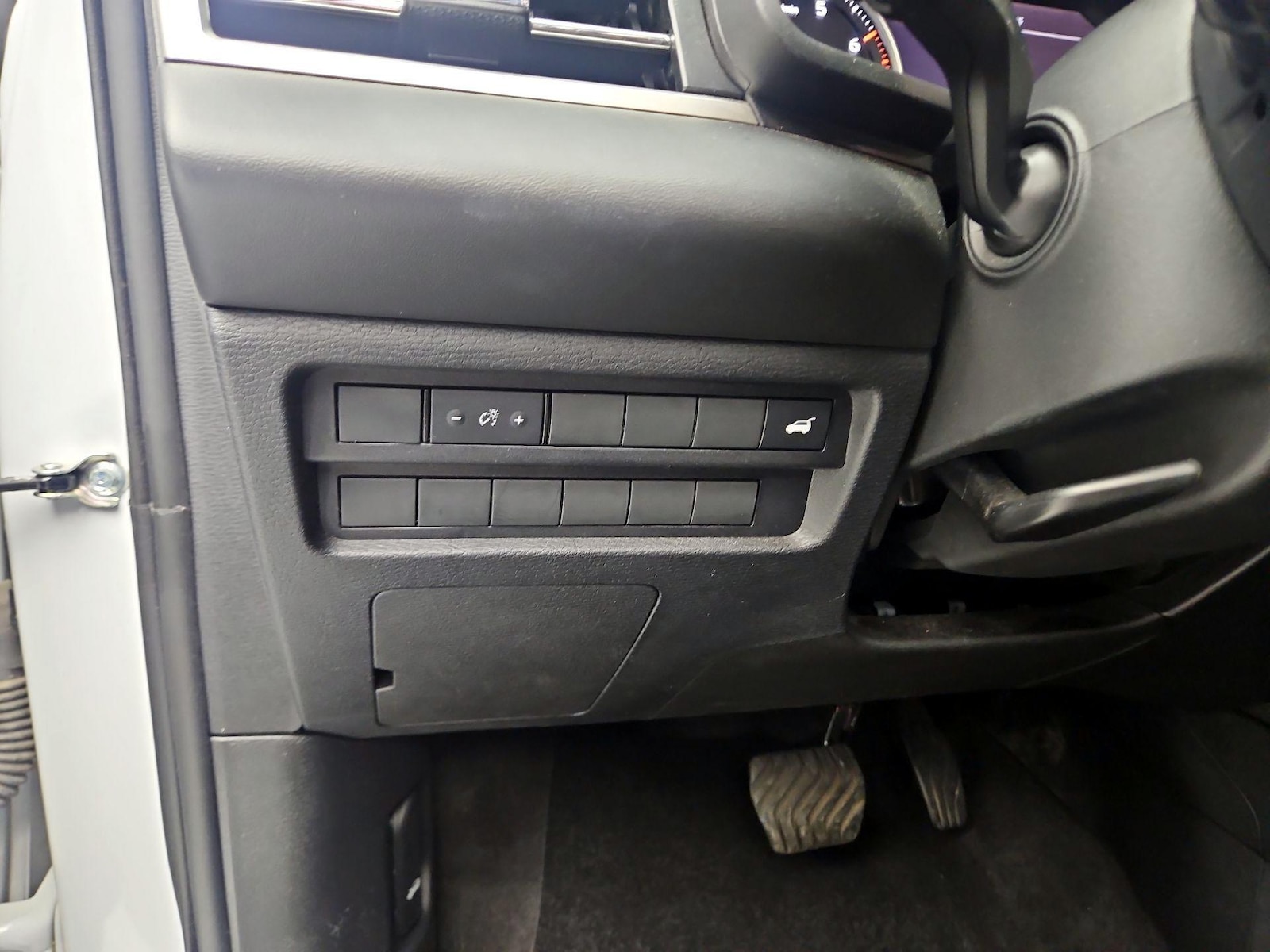 2025 Mitsubishi Outlander SE - Photo 14