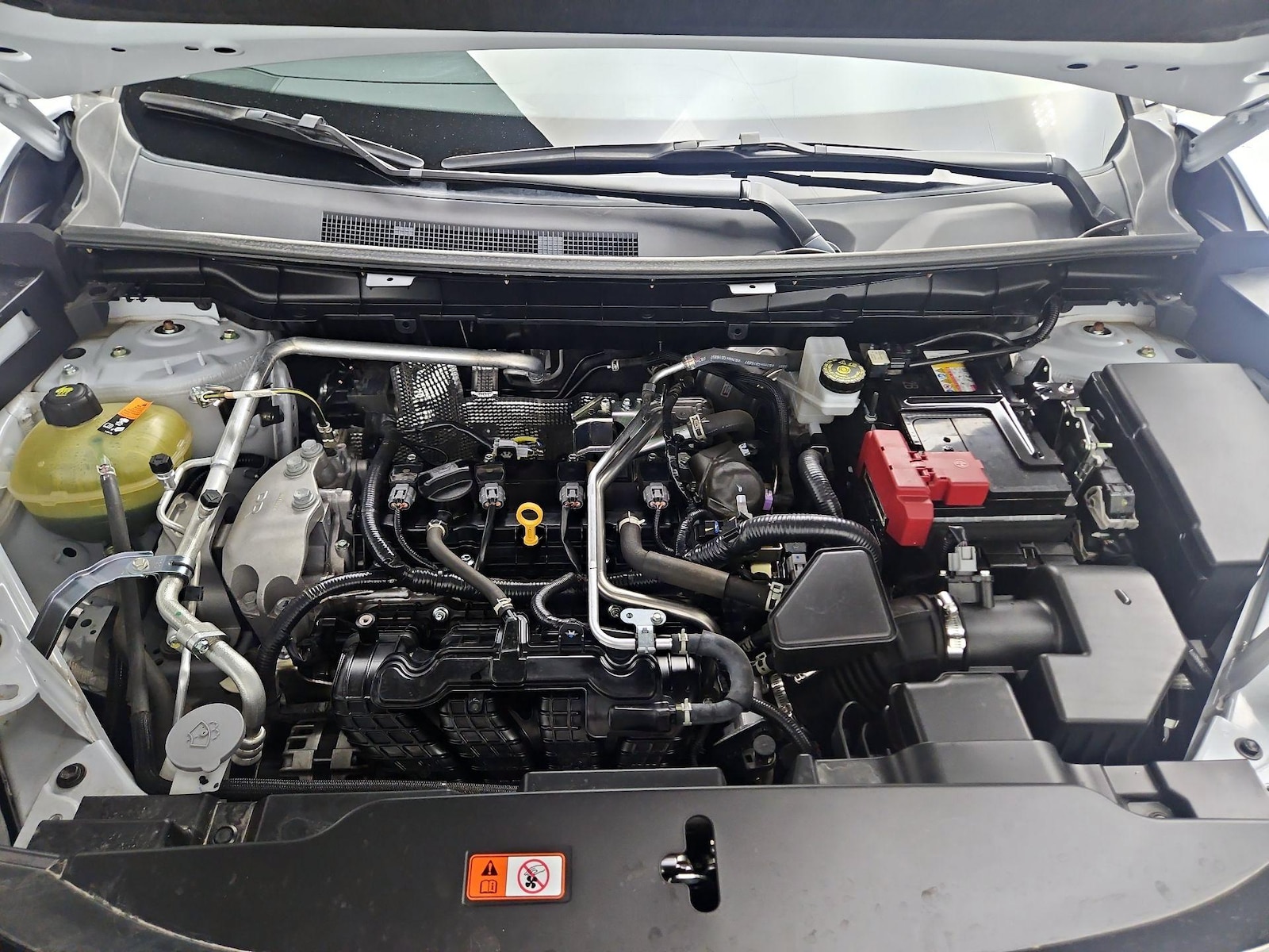 2025 Mitsubishi Outlander SE - Photo 25
