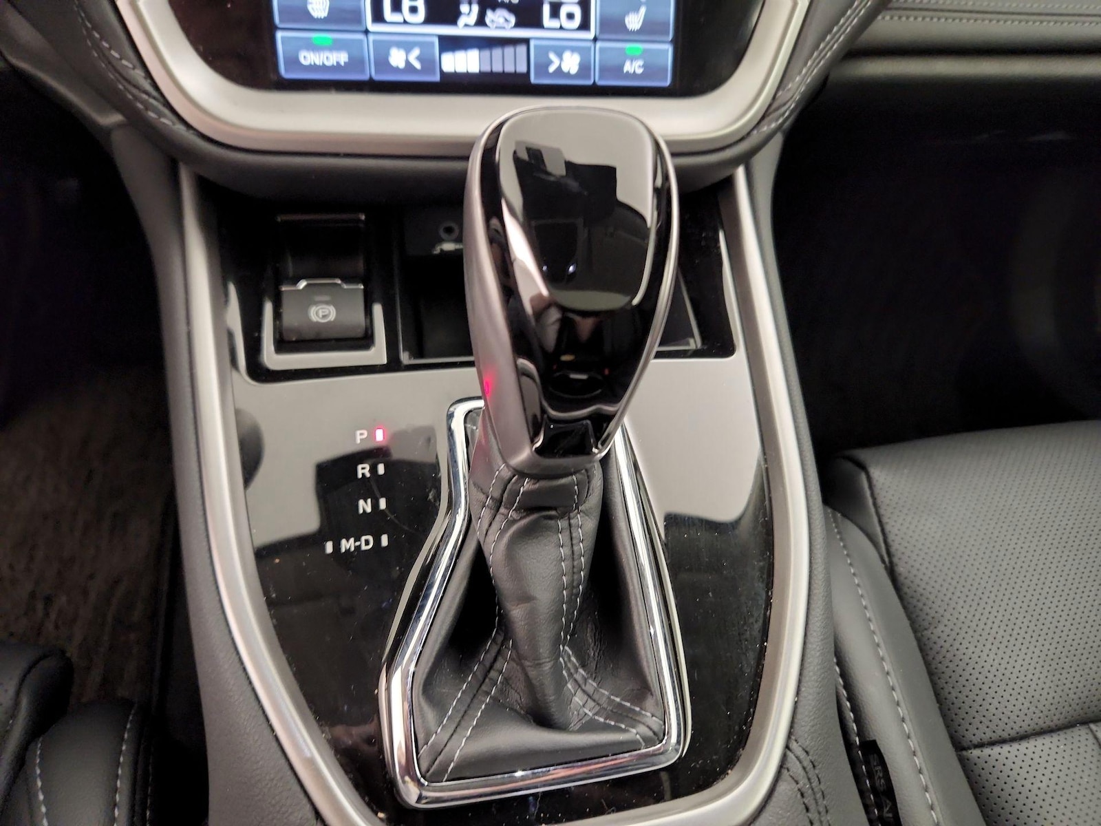 2025 Subaru Outback Limited - Photo 19