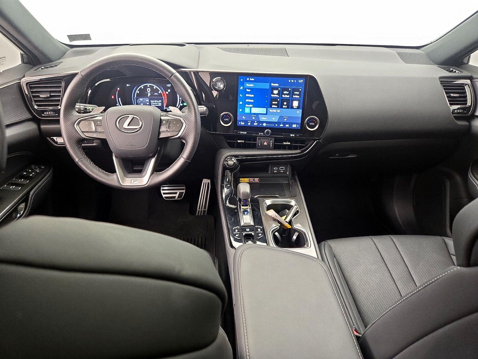2025 Lexus NX 350 - Photo 10
