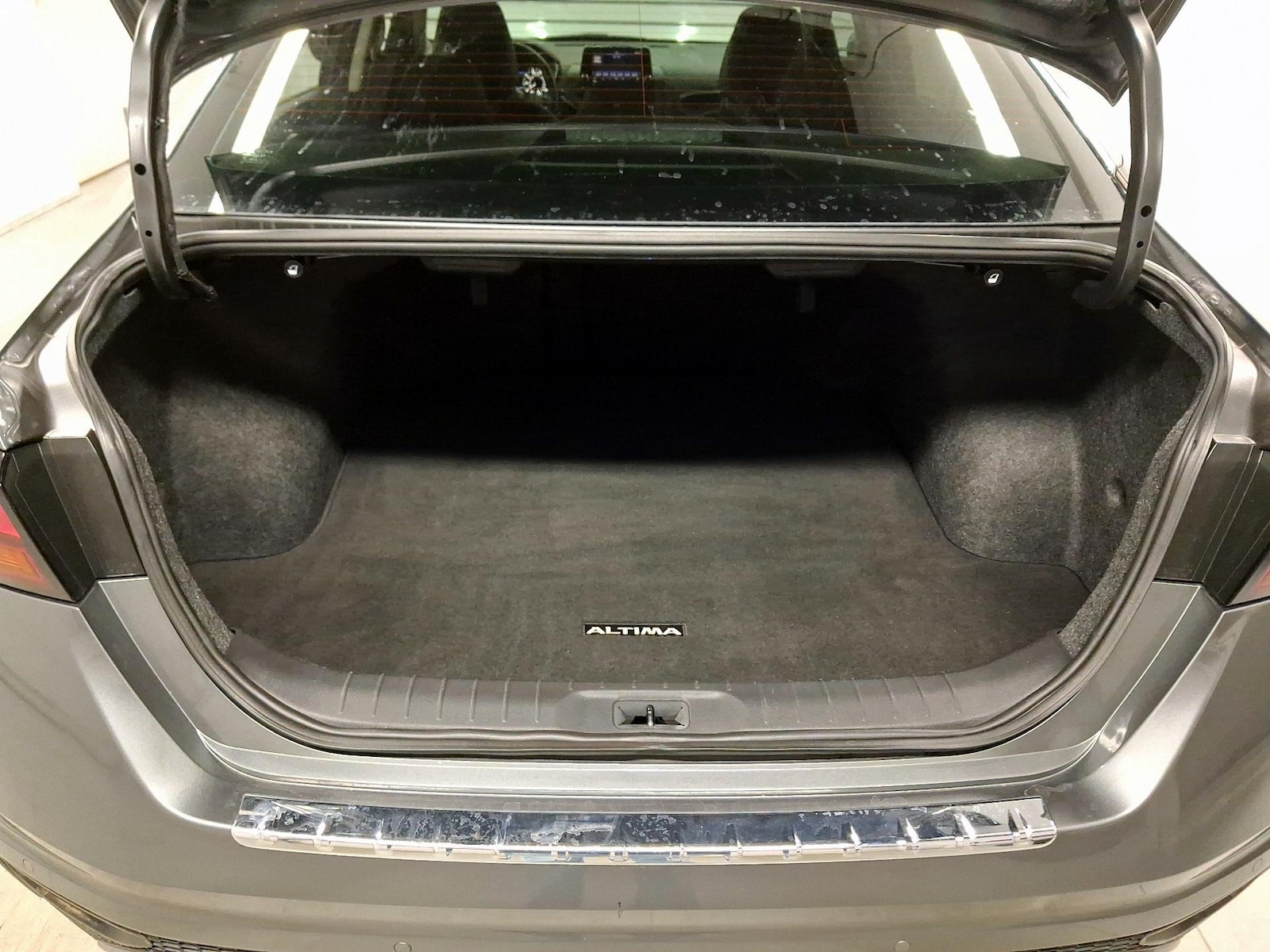 2021 Nissan Altima SR - Photo 17