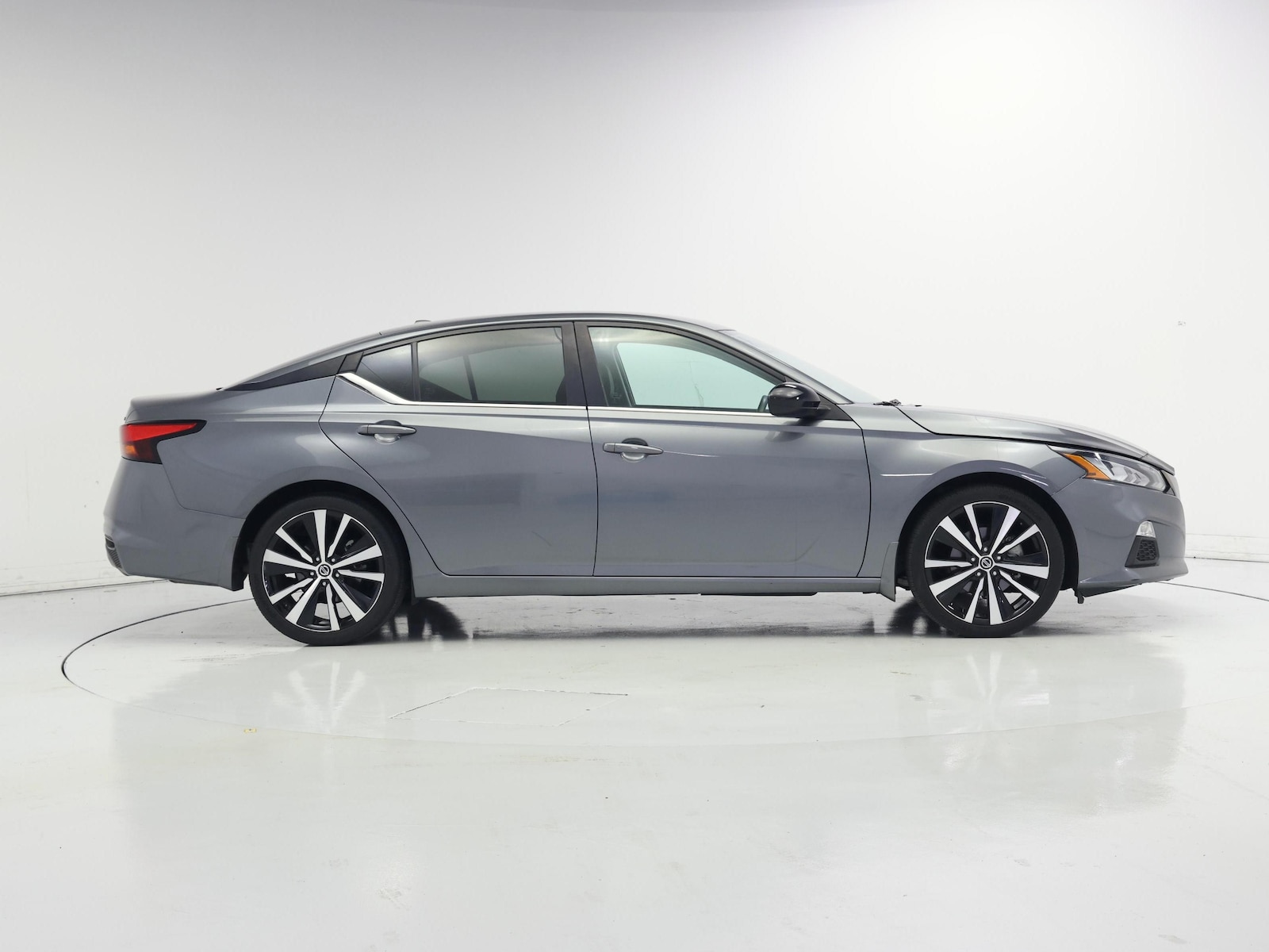 2021 Nissan Altima SR - Photo 8