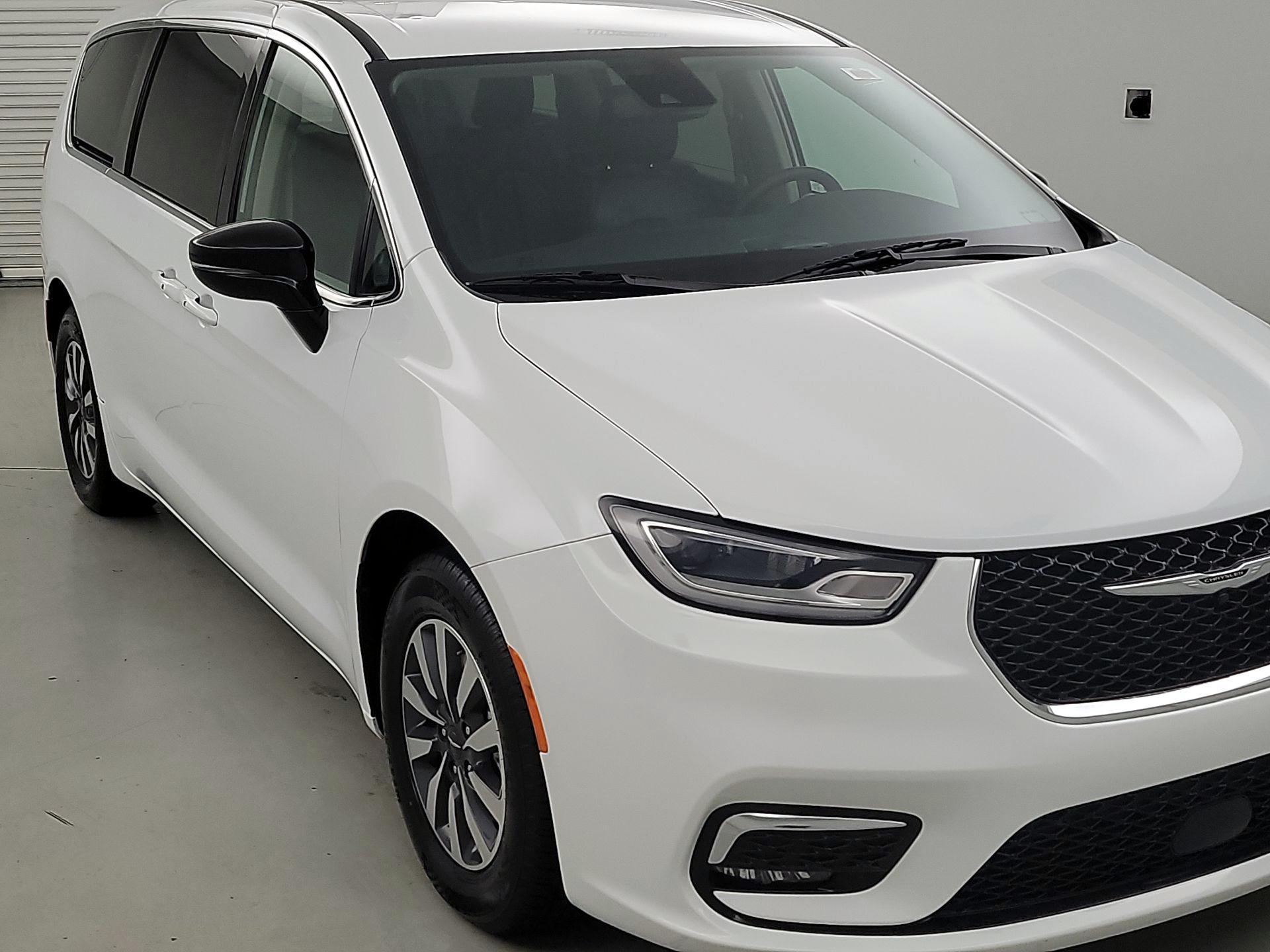 White 2024 Chrysler Pacifica Hybrid Minivan Front-Wheel Drive Automatic