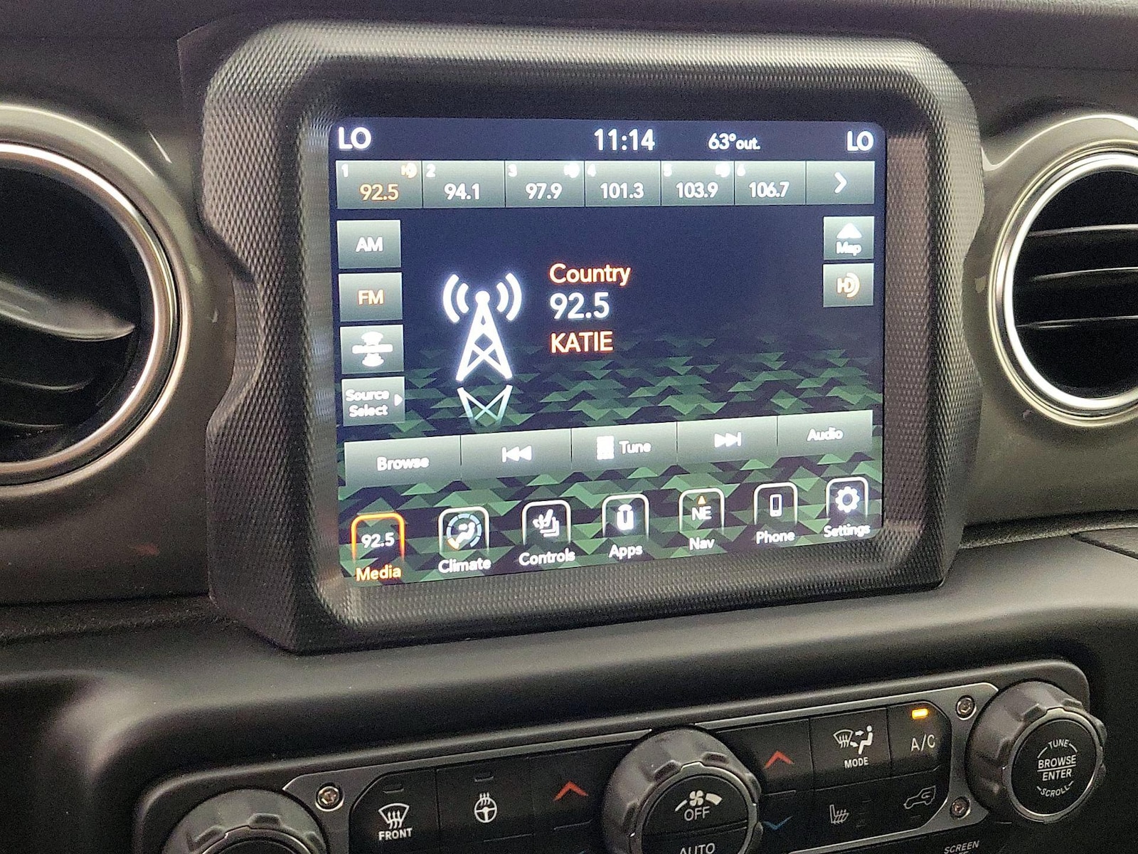 2022 Jeep Wrangler Unlimited Sahara - Photo 17