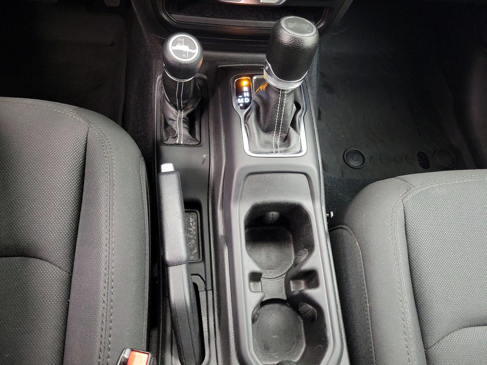 2022 Jeep Wrangler Unlimited Sahara - Photo 19