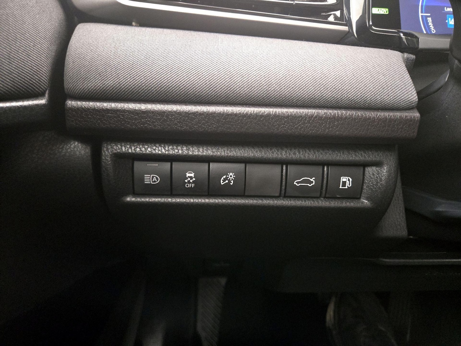 2026 Toyota Camry LE - Photo 14