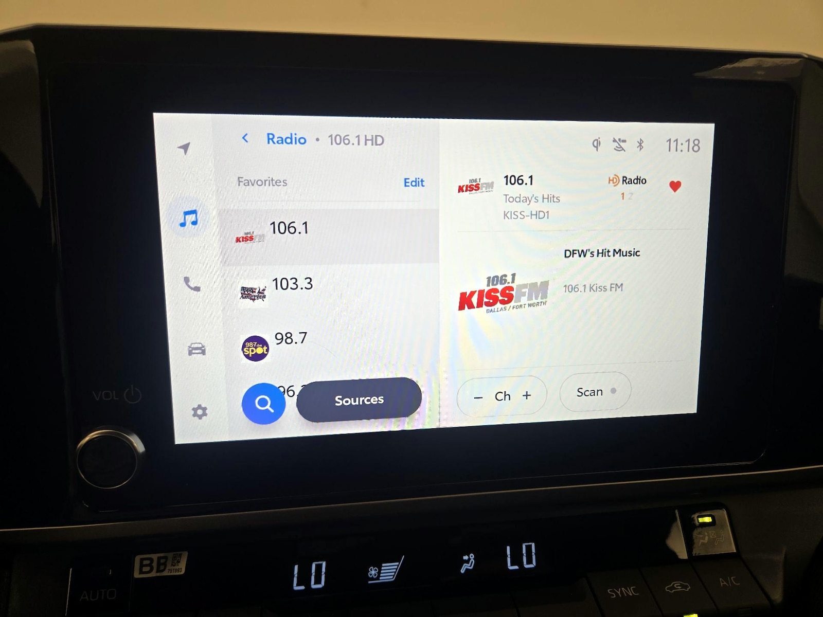 2026 Toyota Camry LE - Photo 16