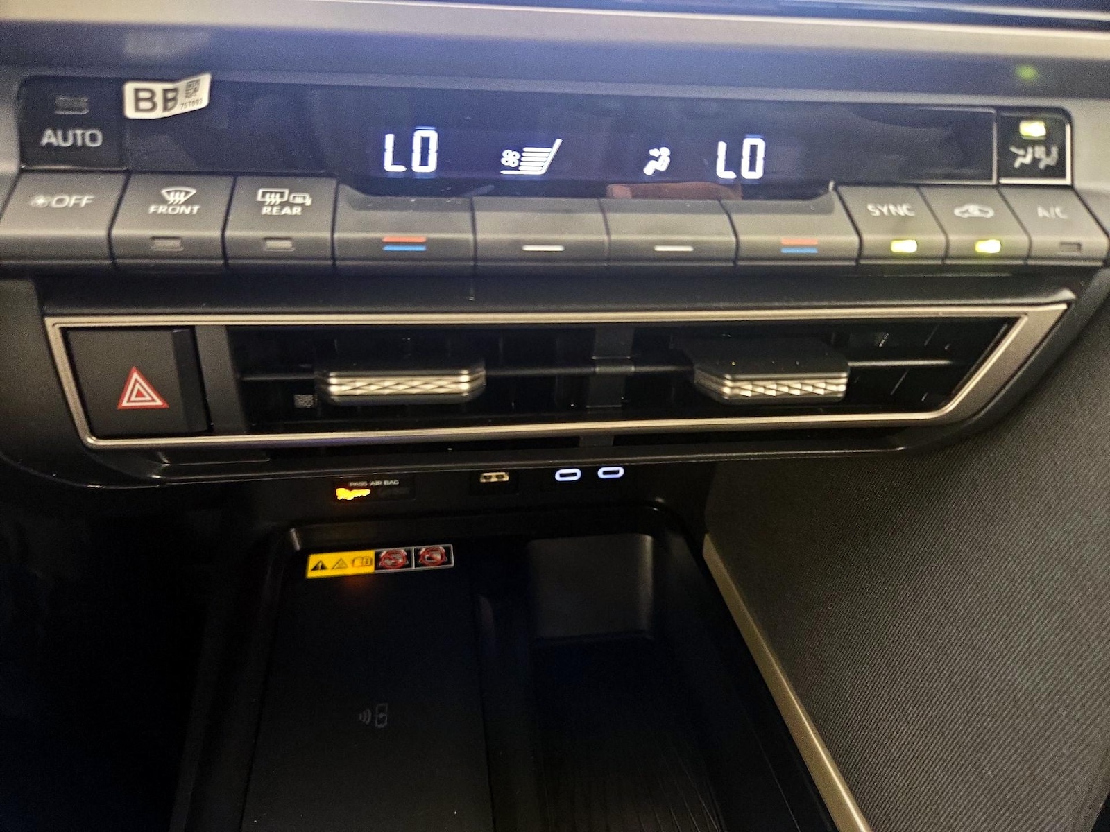 2026 Toyota Camry LE - Photo 17