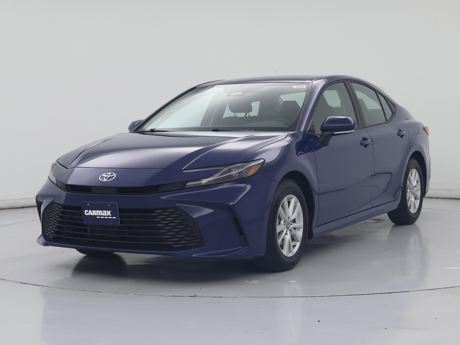 2026 Toyota Camry LE - Photo 5