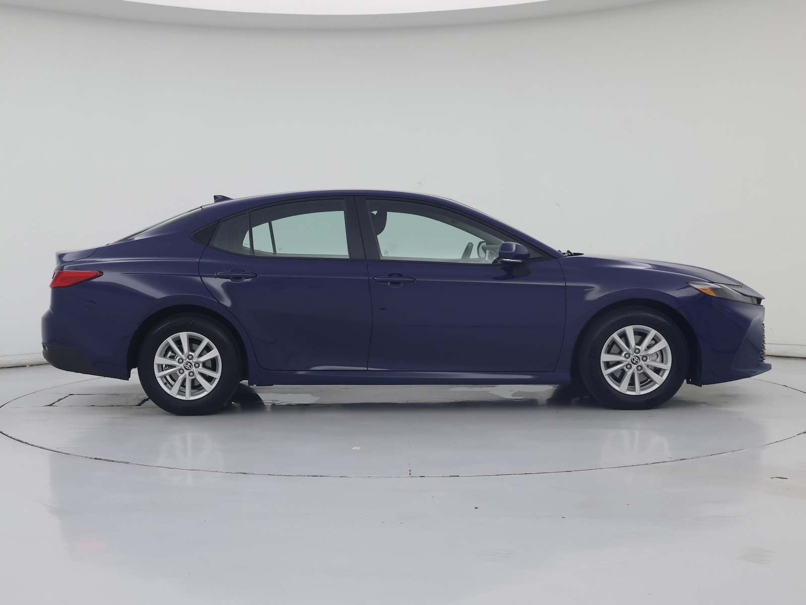 2026 Toyota Camry LE - Photo 8