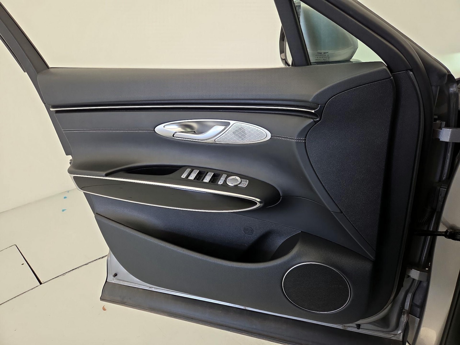 2025 GENESIS GV70 Standard - Photo 13