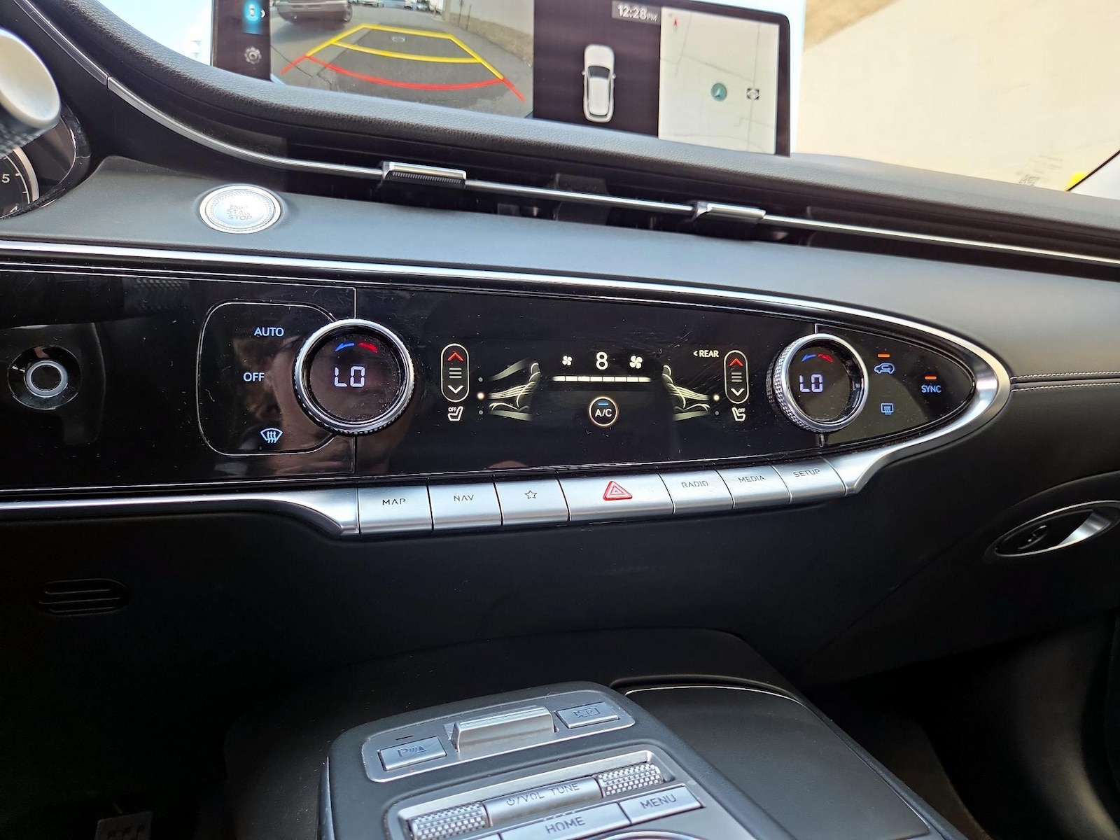 2025 GENESIS GV70 Standard - Photo 17