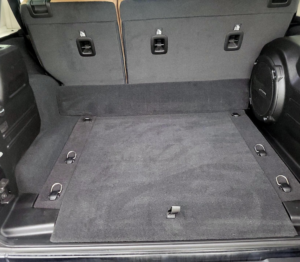 Trunk/Cargo (Seats Up)