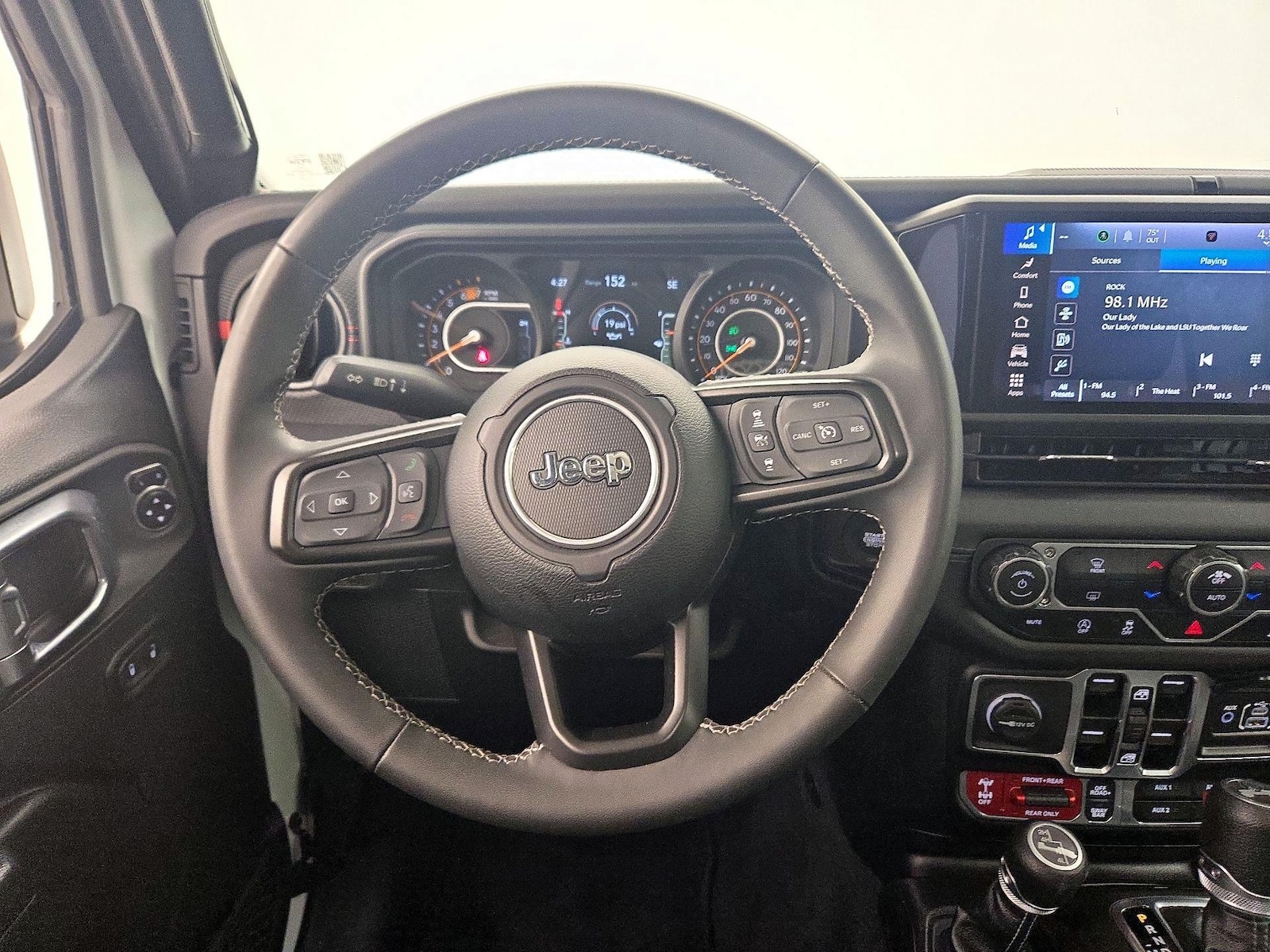 2025 Jeep Wrangler 4-Door Rubicon - Photo 11
