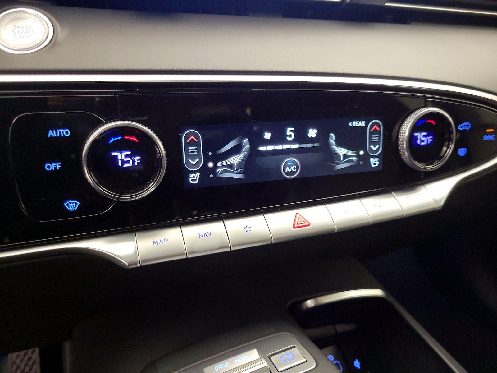 2025 GENESIS GV70 Standard - Photo 17