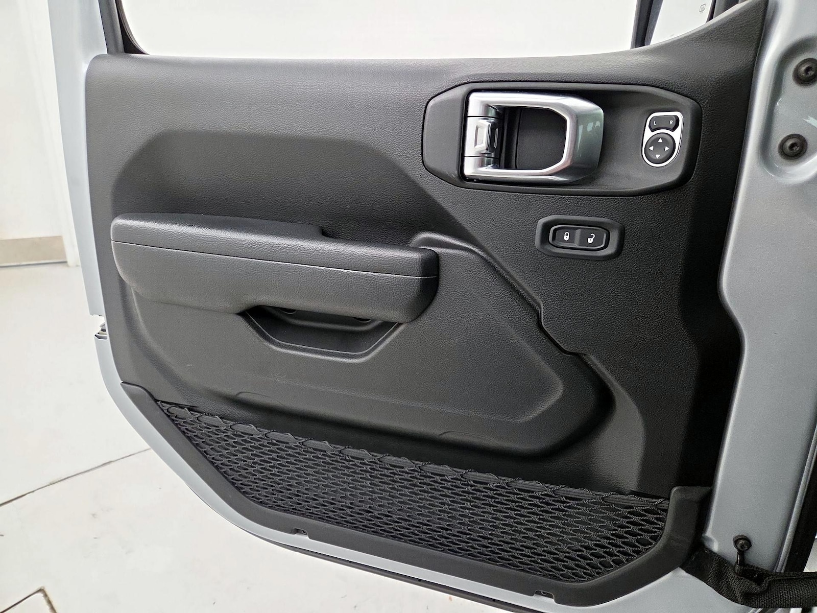 2023 Jeep Wrangler 4xe Willys 4XE - Photo 13