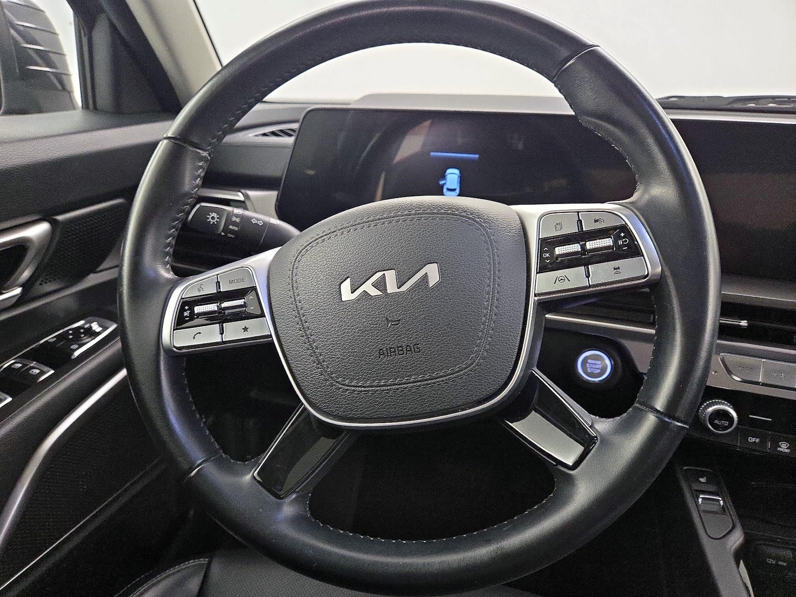 2025 Kia Telluride S - Photo 11