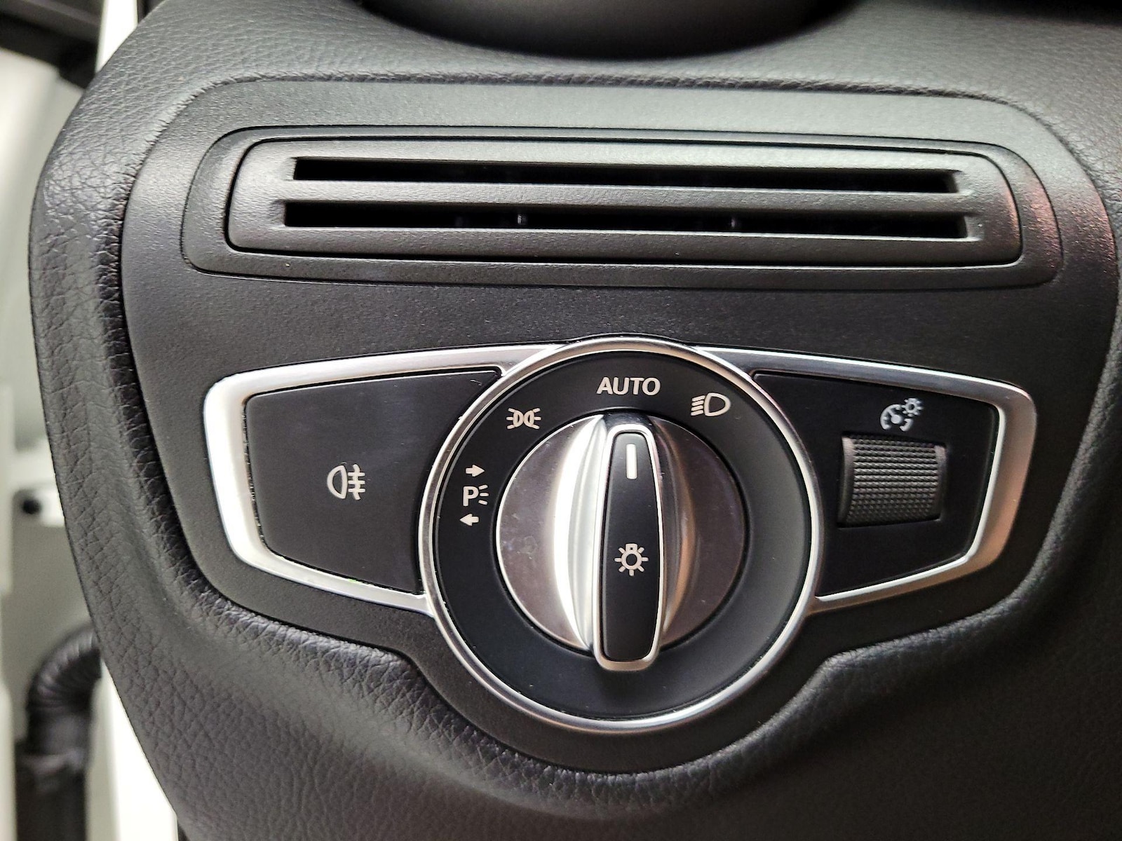 2020 Mercedes-Benz GLC GLC300 - Photo 14