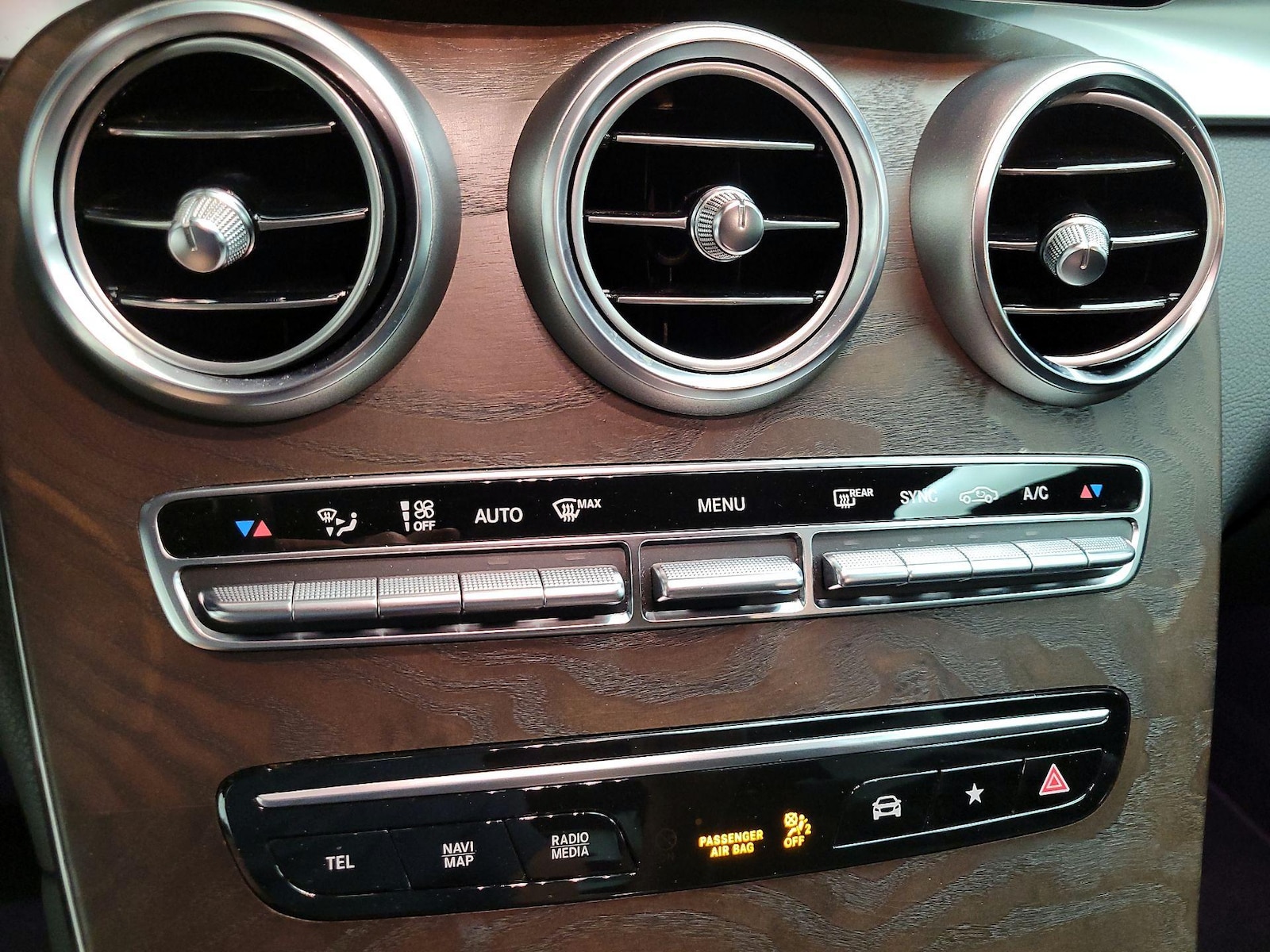 2020 Mercedes-Benz GLC GLC300 - Photo 17