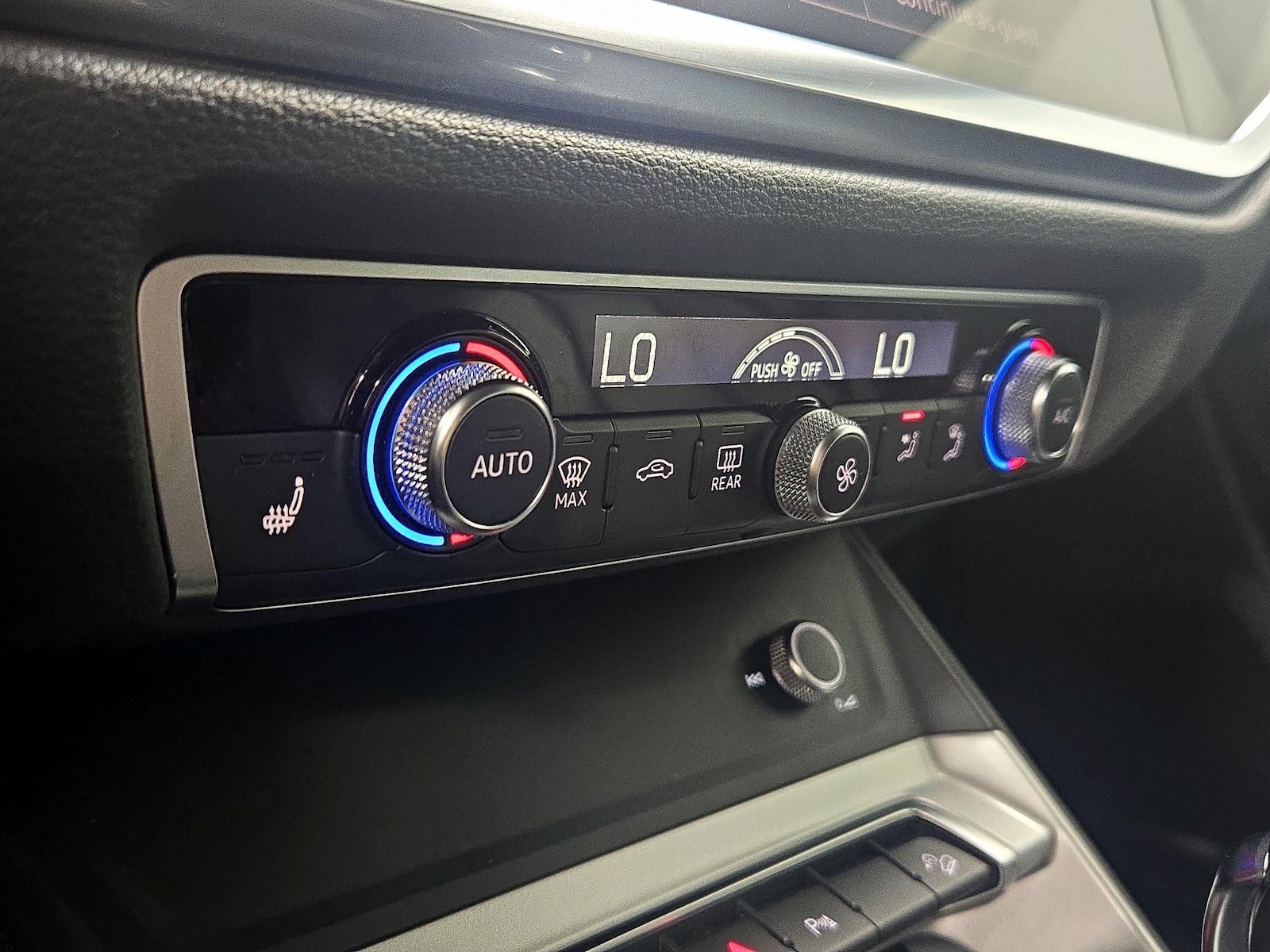 2025 Audi Q3 S Line Premium - Photo 17