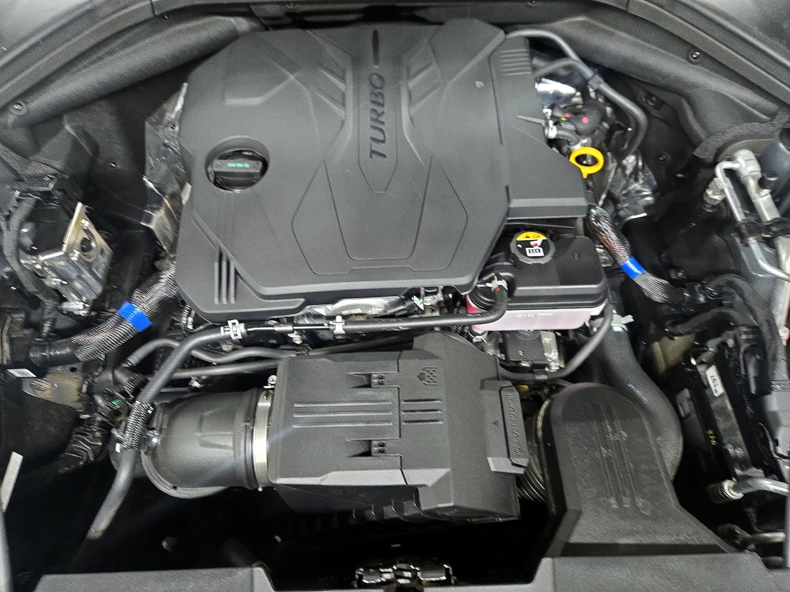 2025 GENESIS GV70 Standard - Photo 23