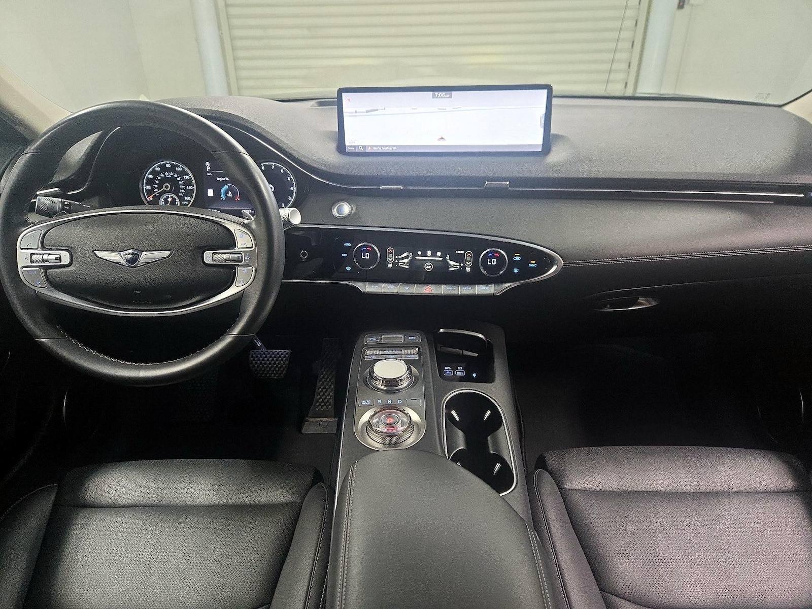 2025 GENESIS GV70 Standard - Photo 10
