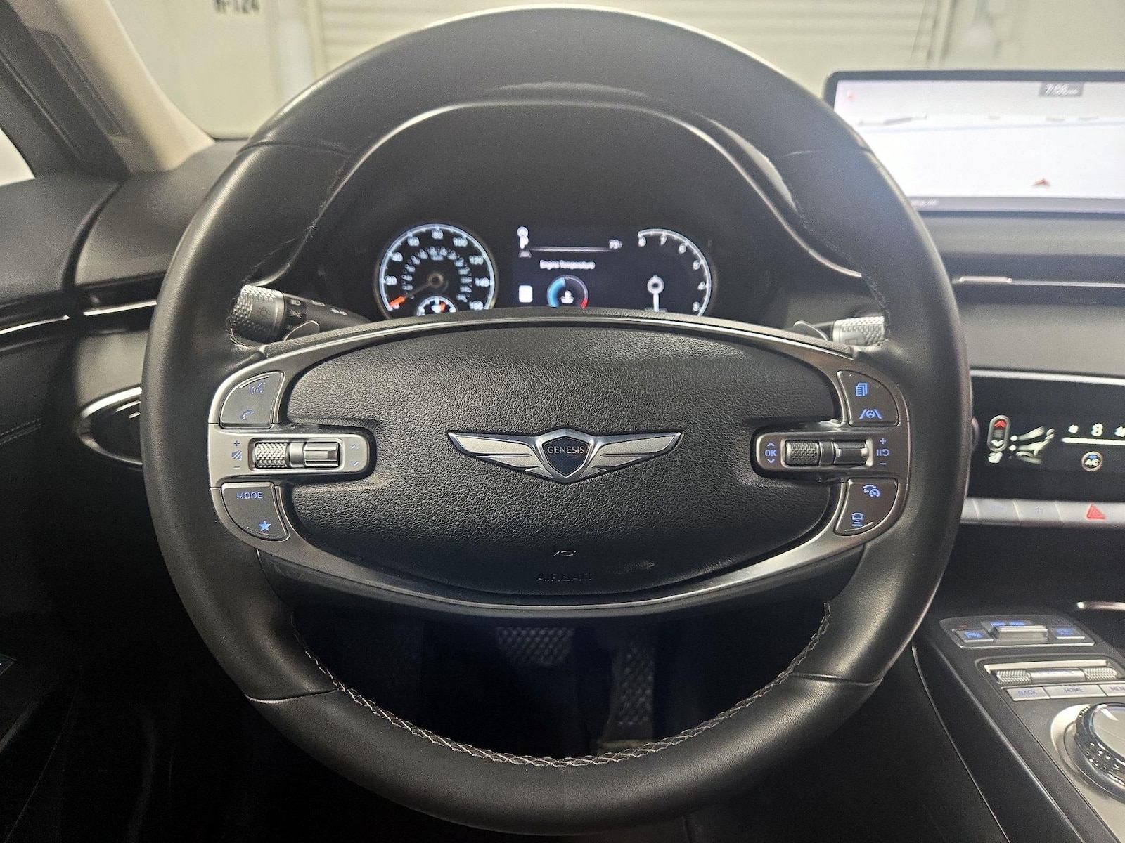 2025 GENESIS GV70 Standard - Photo 11