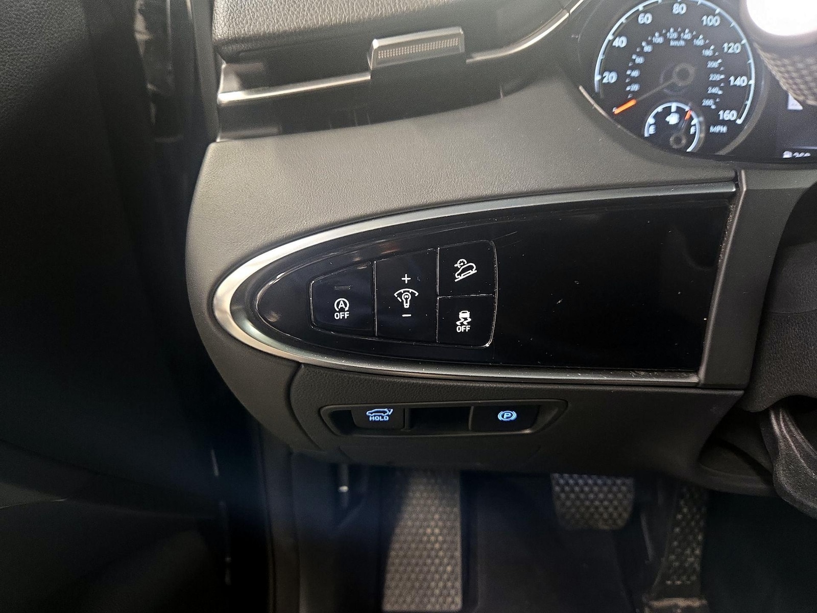 2025 GENESIS GV70 Standard - Photo 14