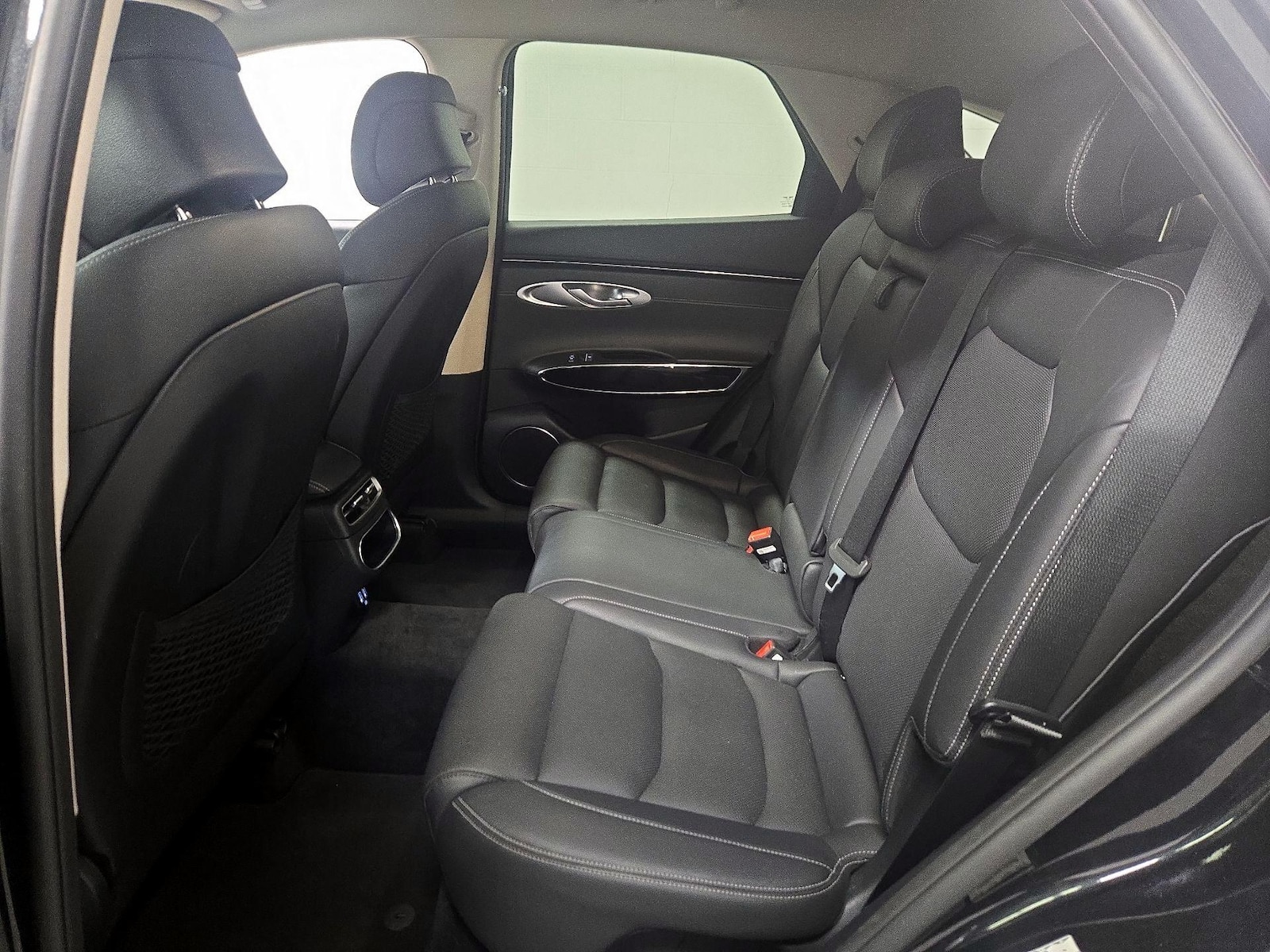 2025 GENESIS GV70 Standard - Photo 21