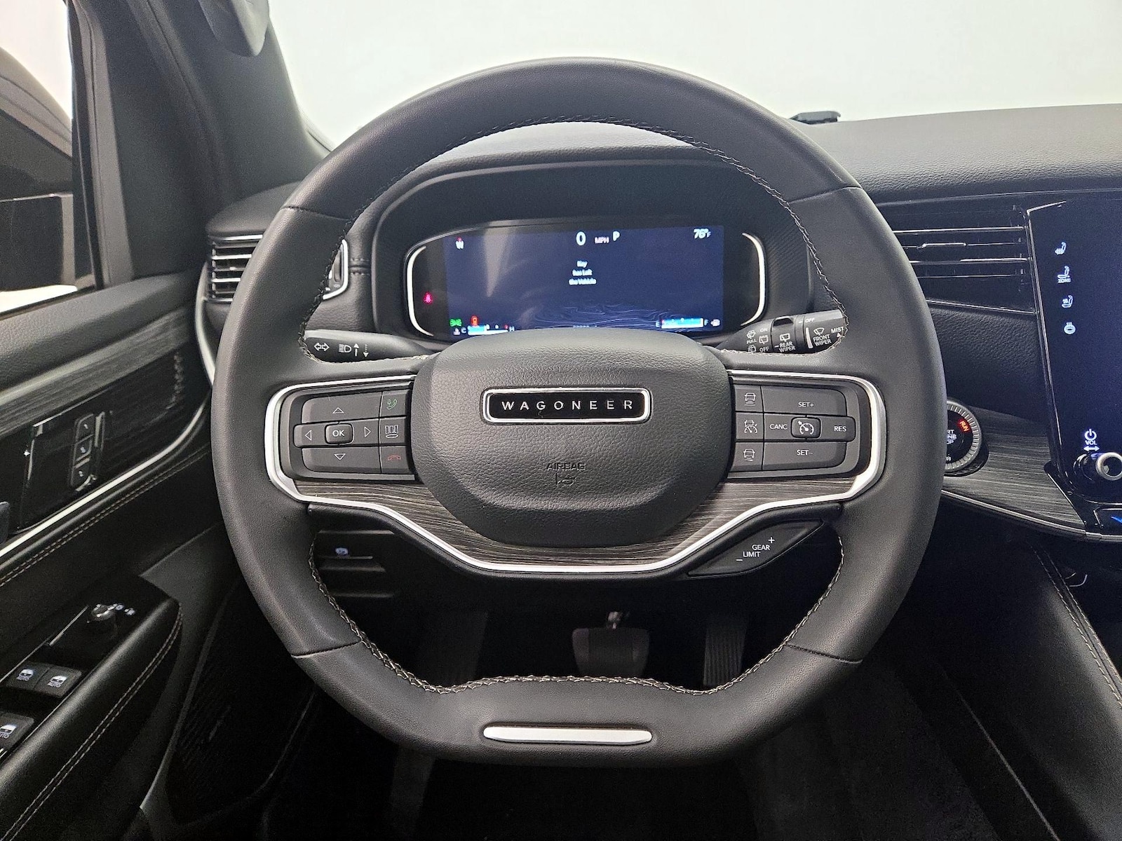 2024 Jeep Wagoneer Series II - Photo 11