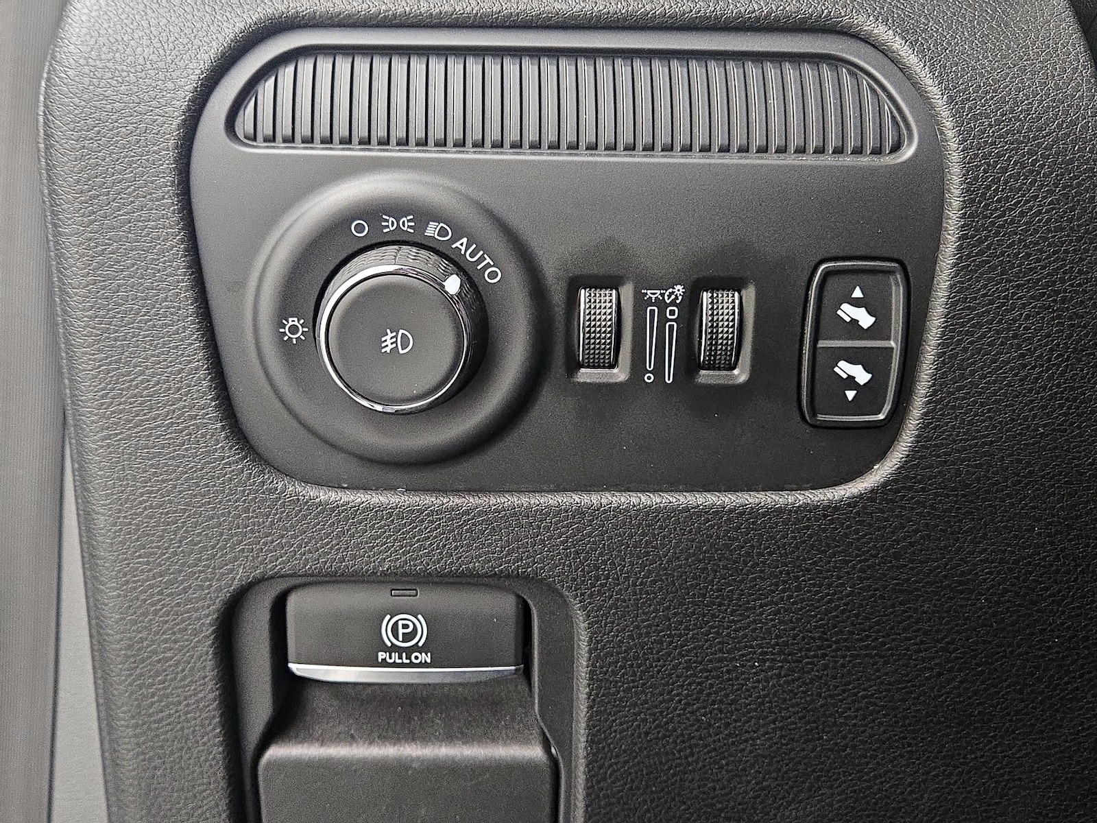 2024 Jeep Wagoneer Series II - Photo 14