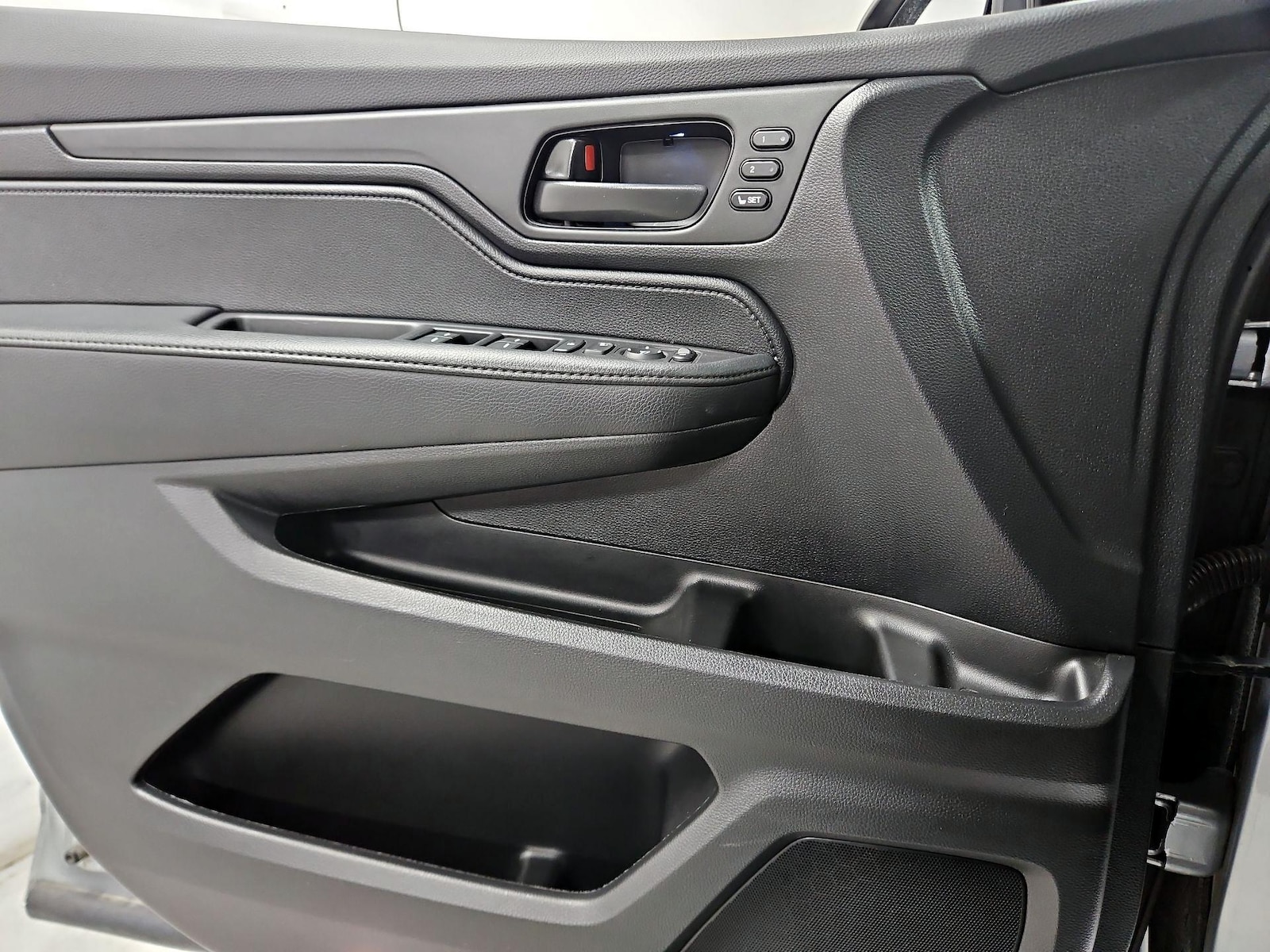 2025 Honda Odyssey EX-L - Photo 13