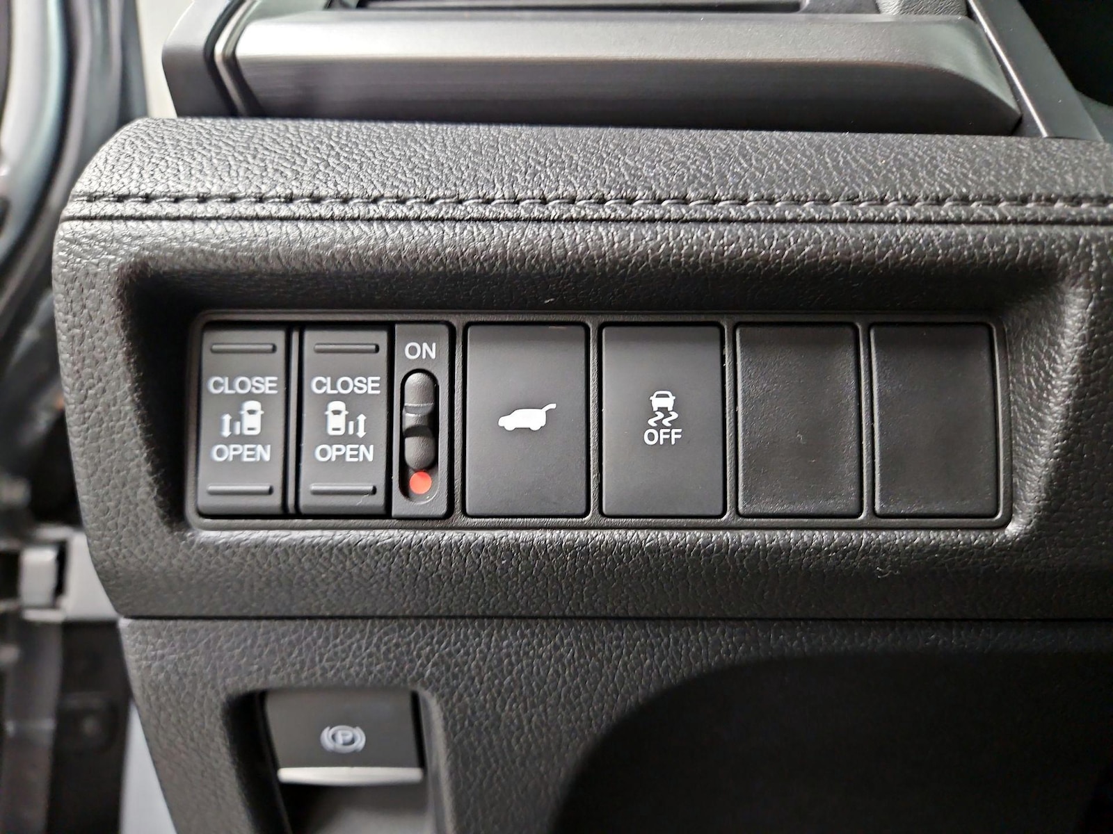2025 Honda Odyssey EX-L - Photo 14