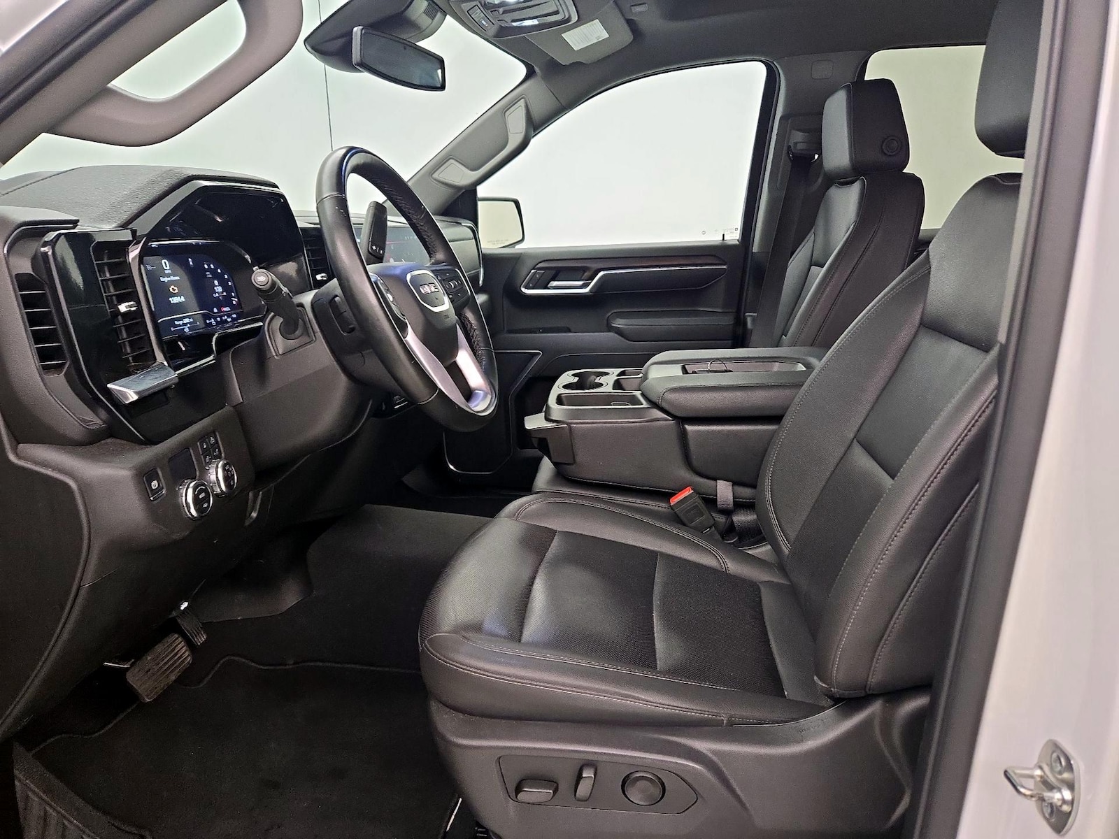 2025 GMC Sierra 1500 SLT - Photo 12