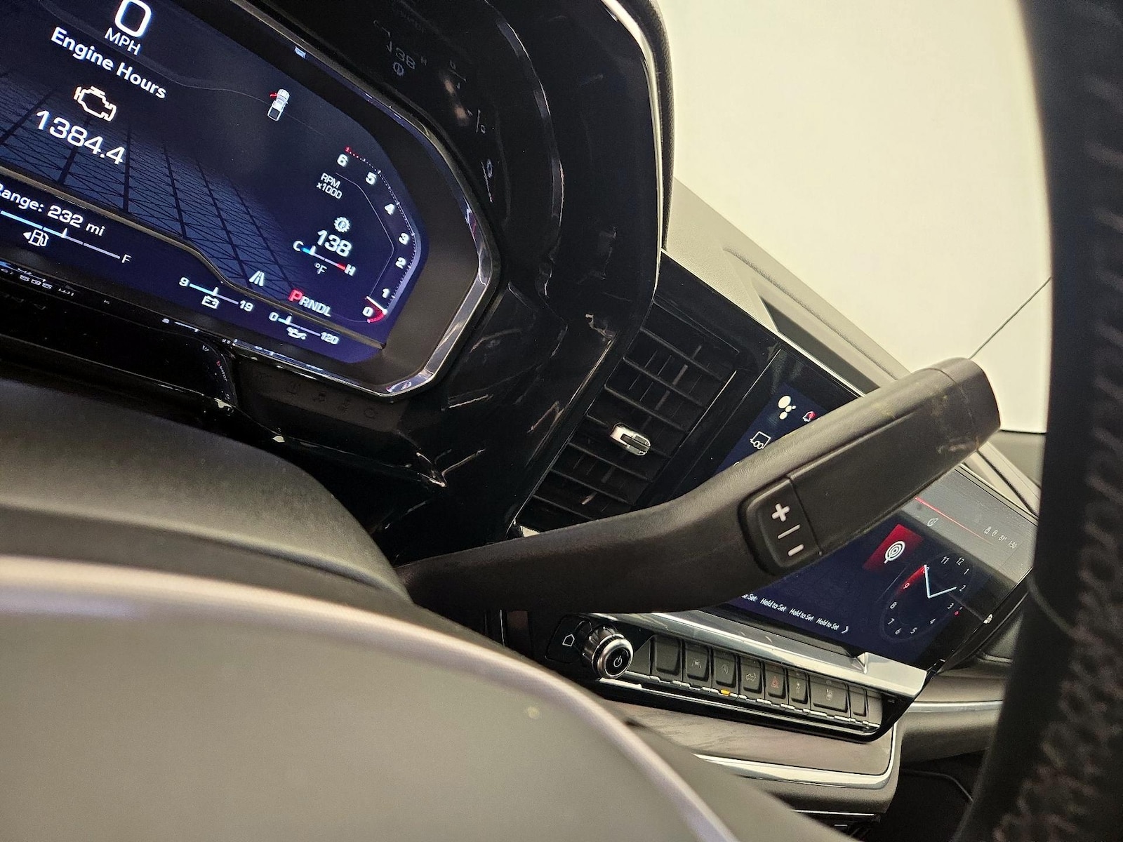 2025 GMC Sierra 1500 SLT - Photo 18