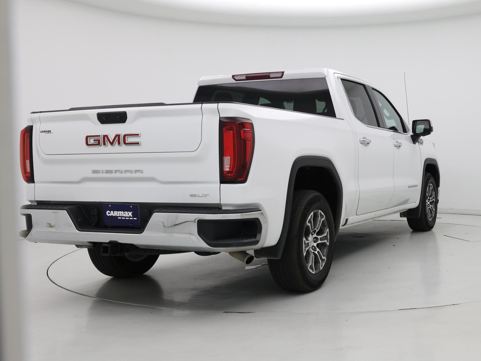 2025 GMC Sierra 1500 SLT - Photo 9
