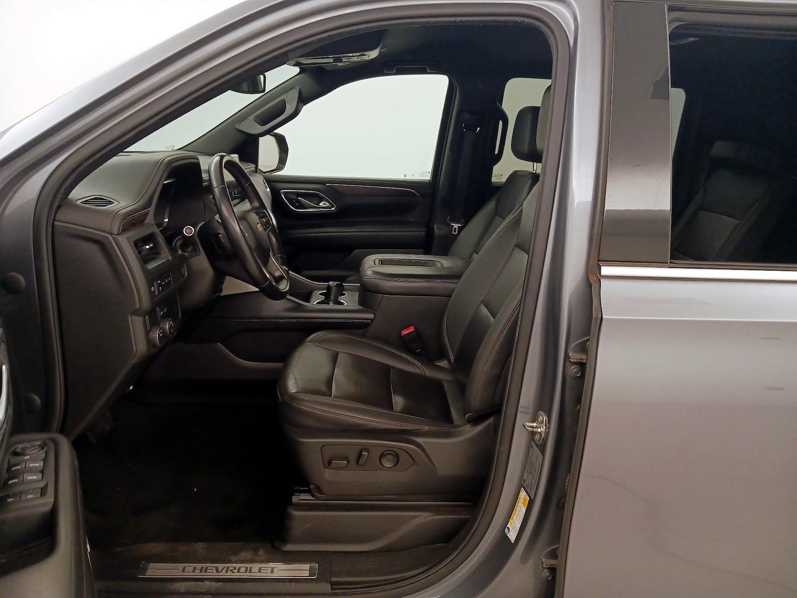2022 Chevrolet Suburban LT - Photo 12