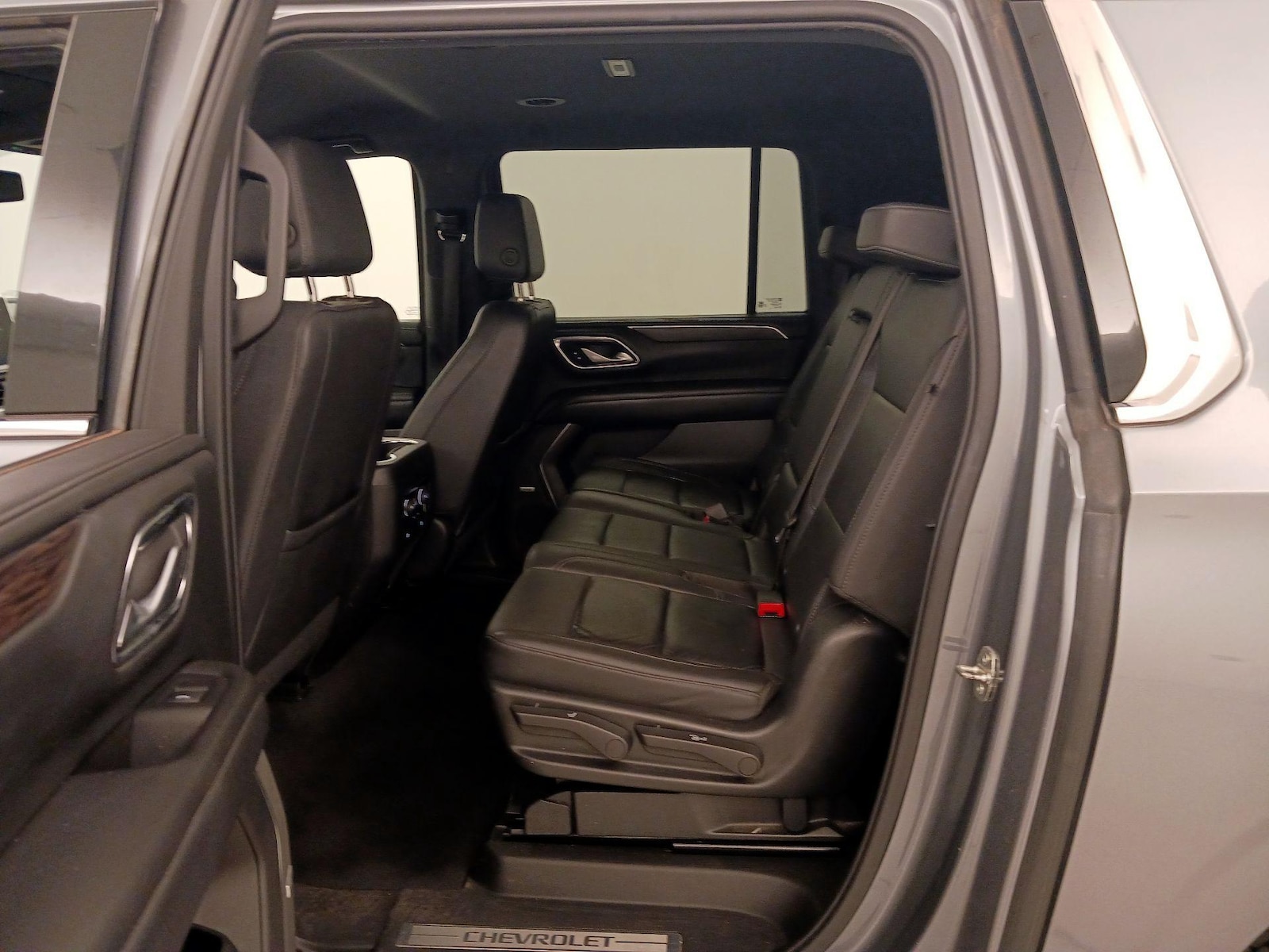 2022 Chevrolet Suburban LT - Photo 20