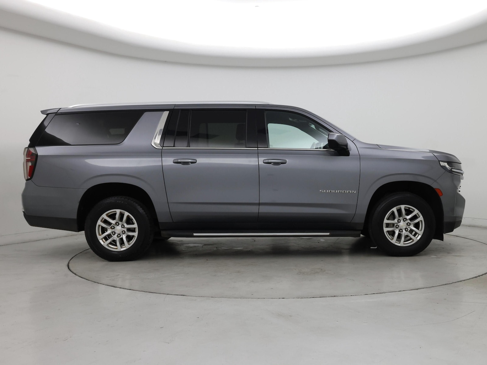 2022 Chevrolet Suburban LT - Photo 8
