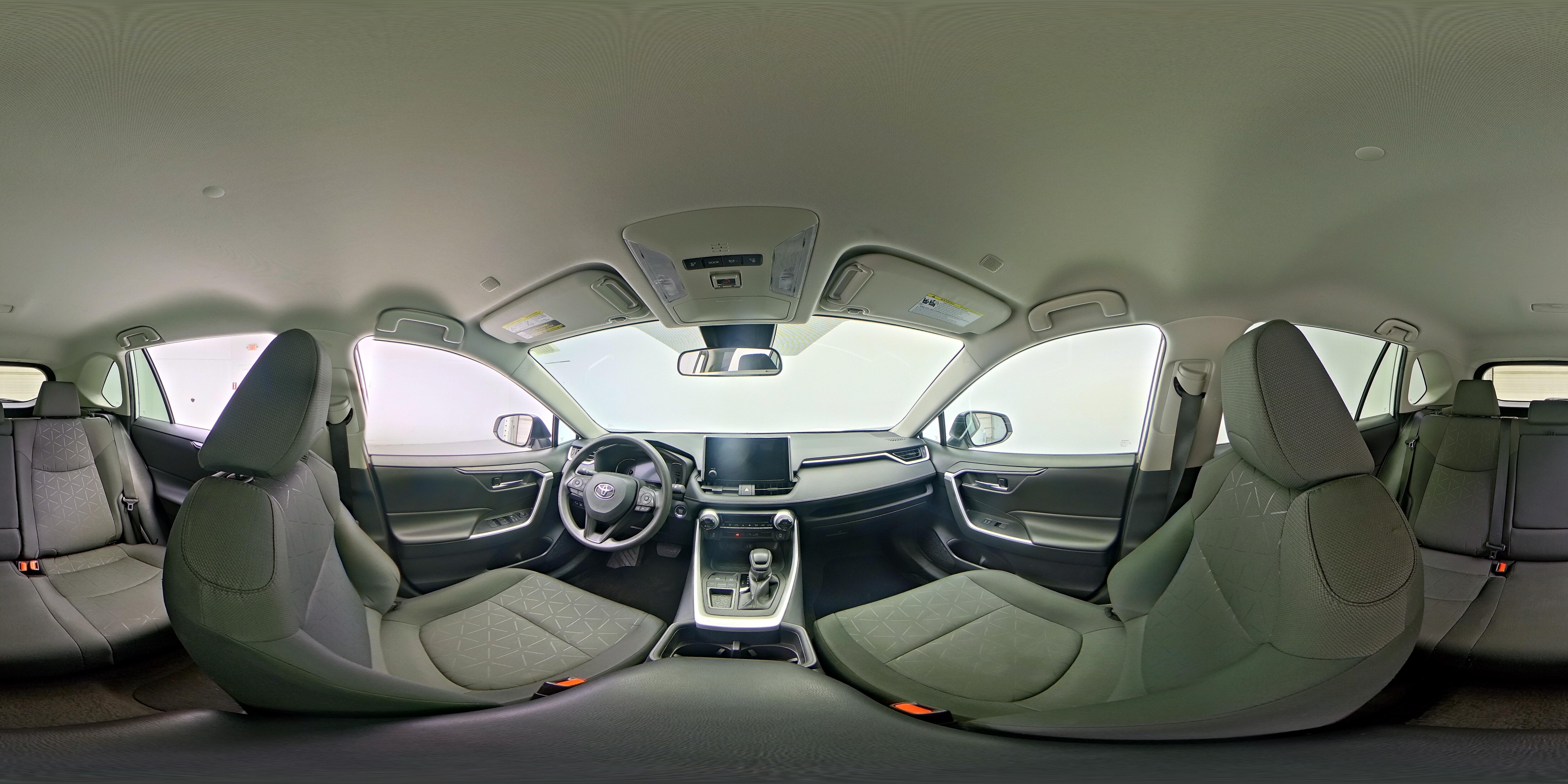 2024 Toyota RAV4 XLE - Photo 24