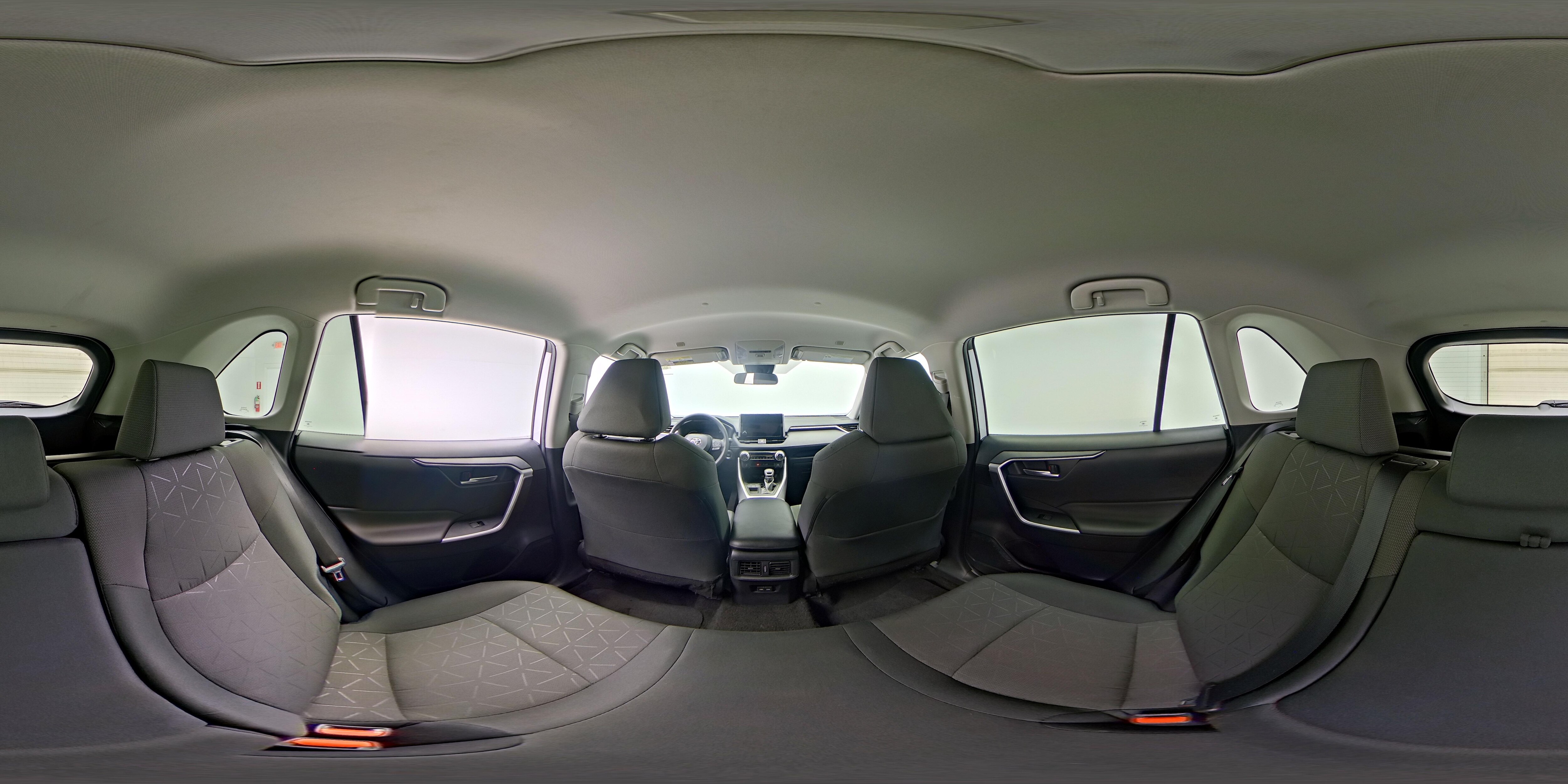 2024 Toyota RAV4 XLE - Photo 25