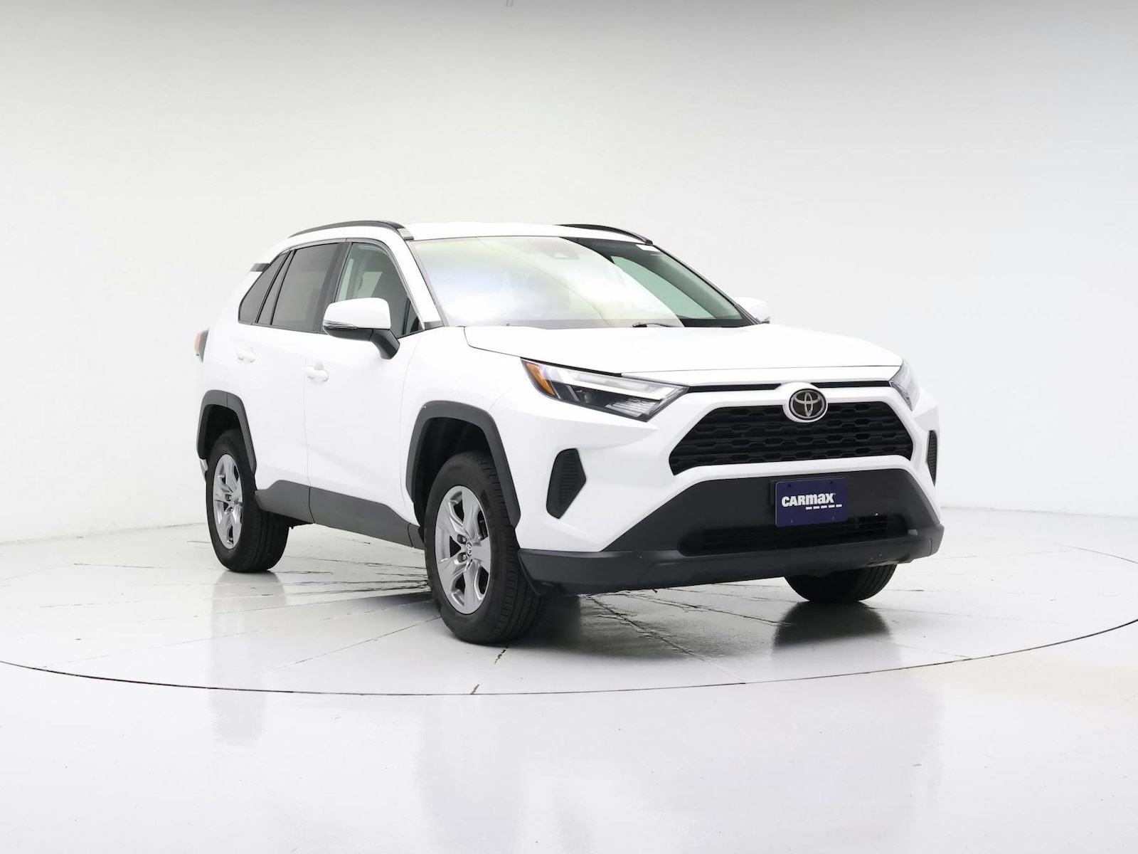 2024 Toyota RAV4 XLE - Photo 2