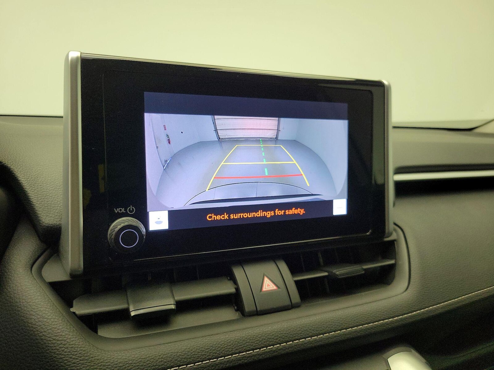 2024 Toyota RAV4 XLE - Photo 15