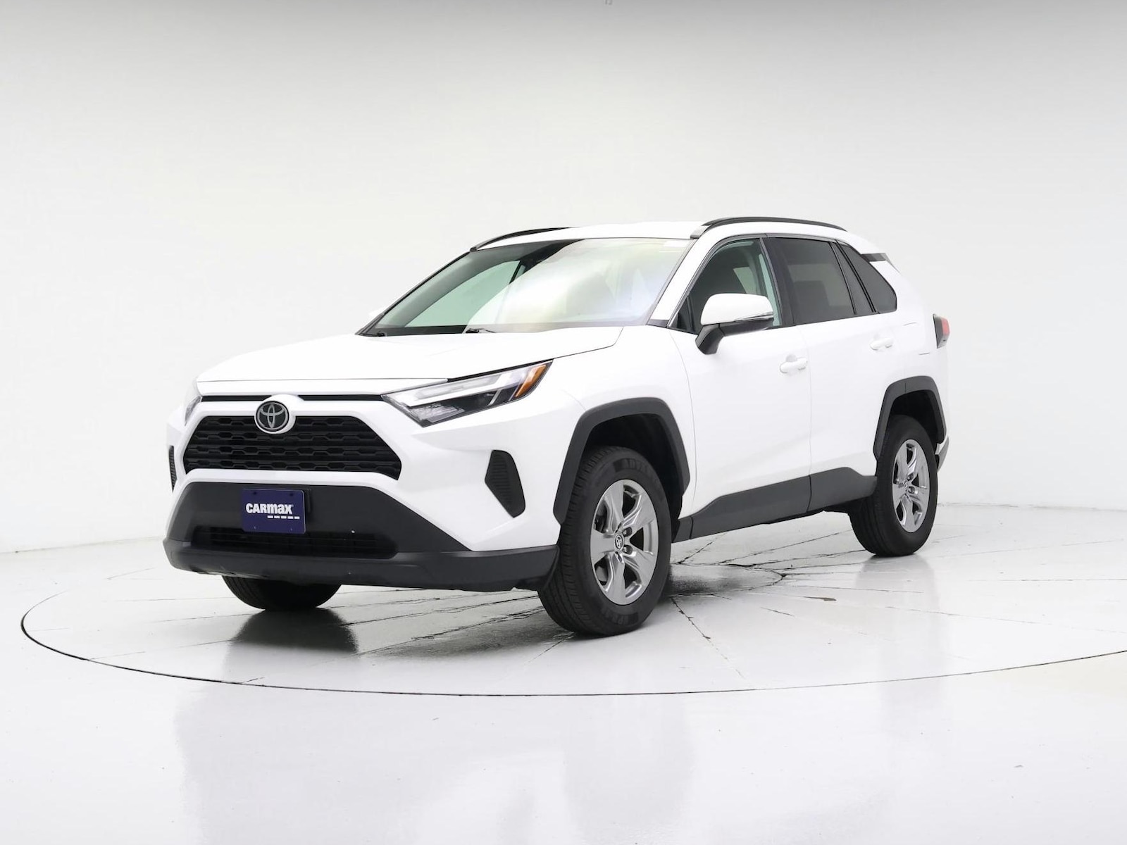 2024 Toyota RAV4 XLE - Photo 5