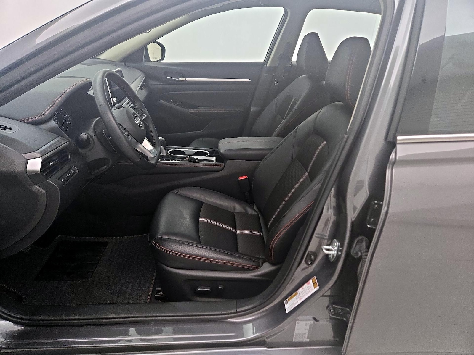 2025 Nissan Altima SR - Photo 12