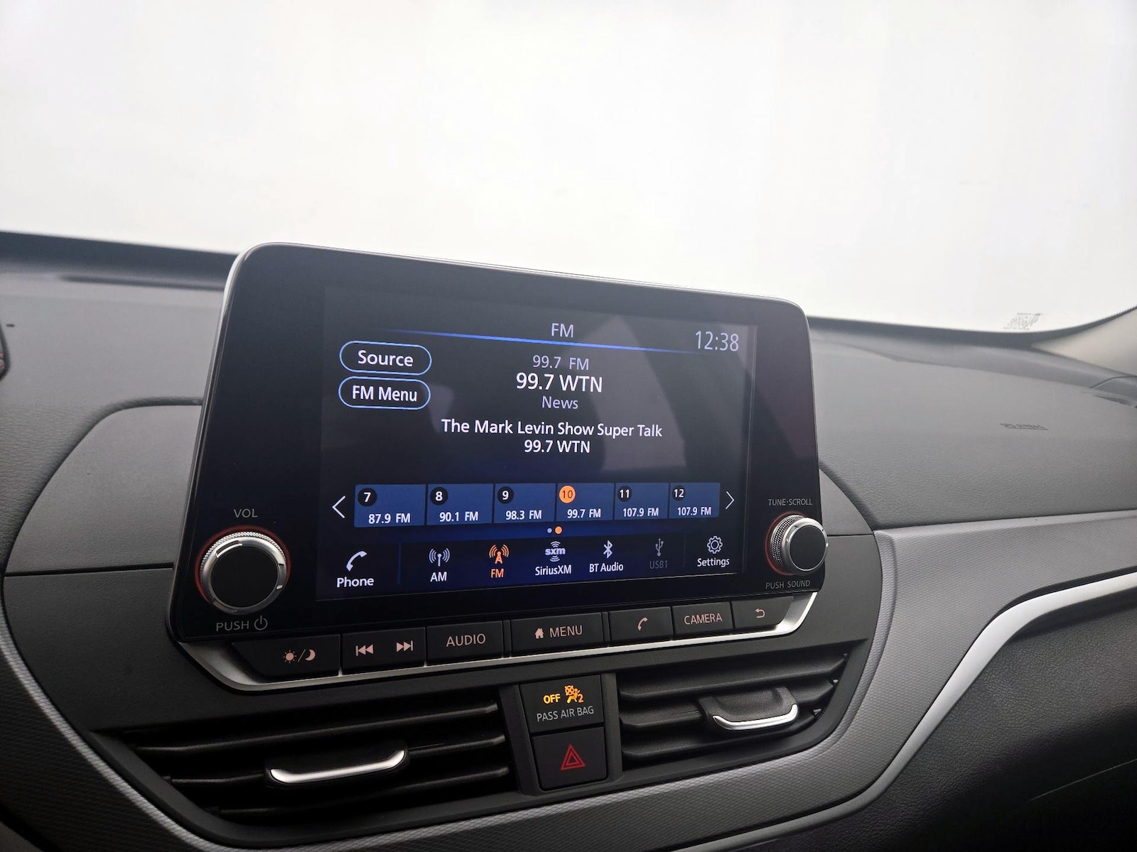 2025 Nissan Altima SR - Photo 16